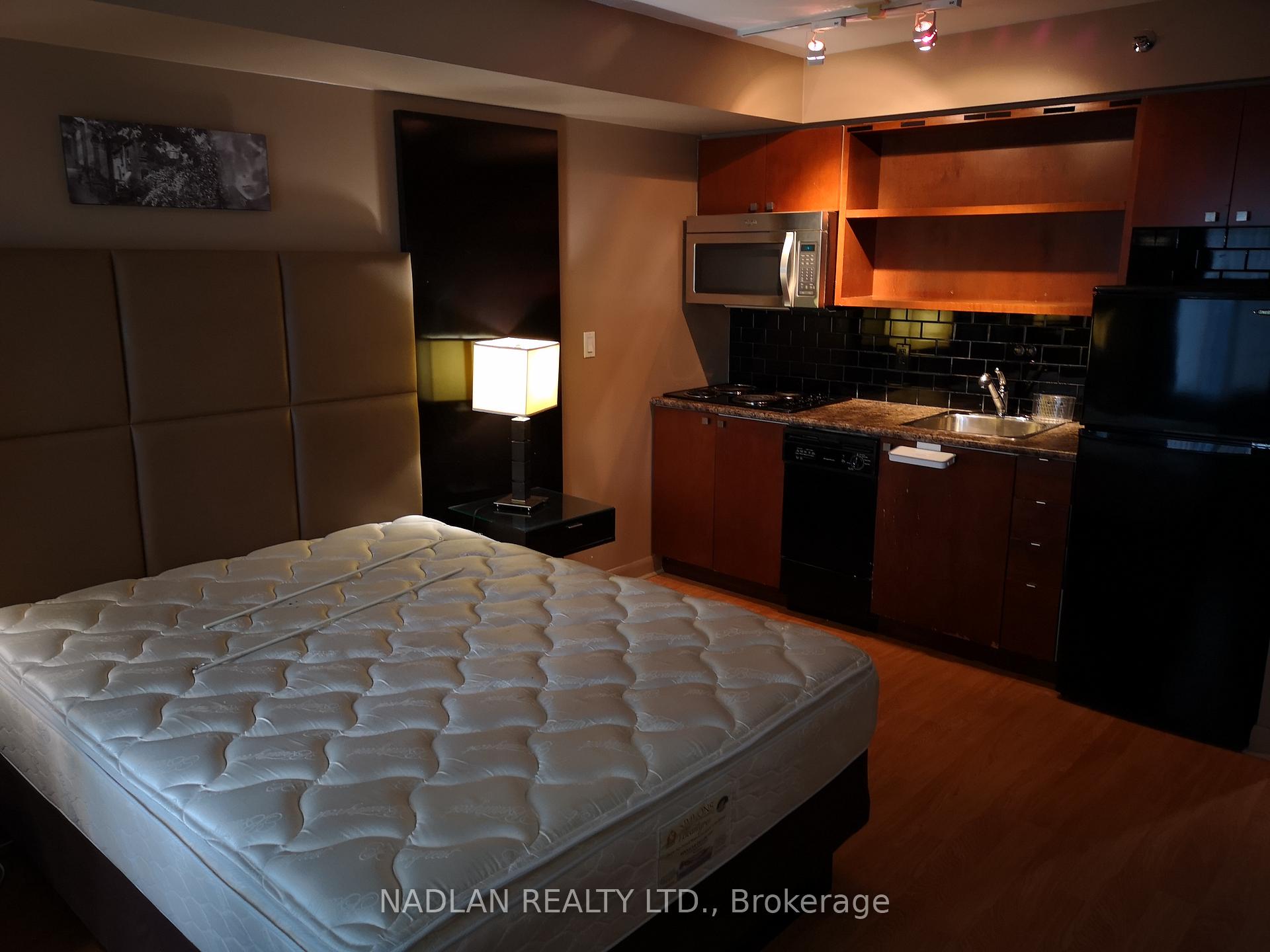 Photo 5 of Unit 1603, 200 Victoria Street, Toronto, Church-Yonge Corridor — HOMEH