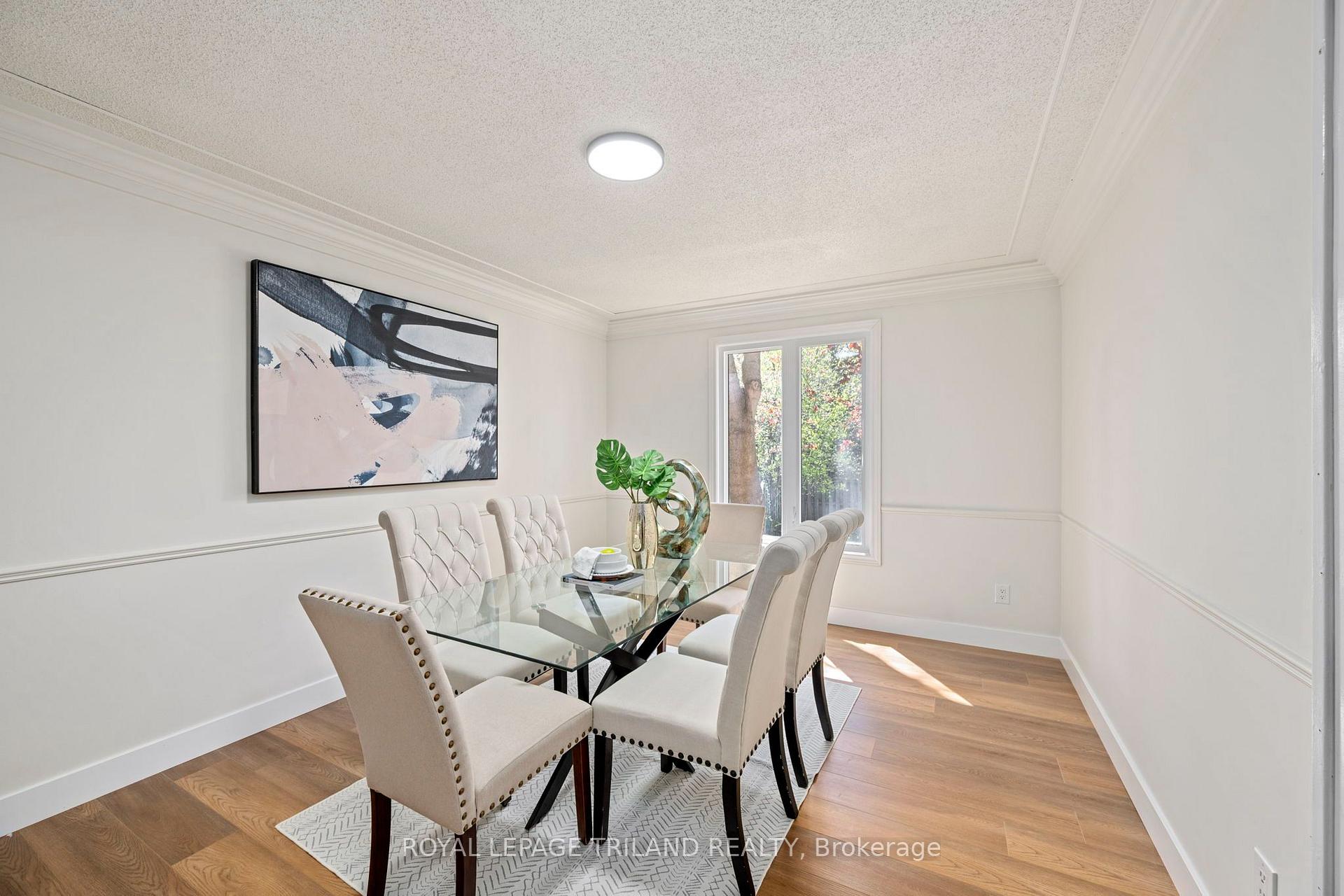 Photo 7 of 118 Deer Valley Crescent, London, South N — HOMEH