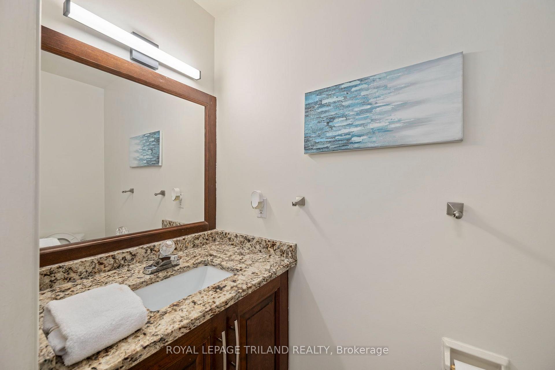 Photo 14 of 118 Deer Valley Crescent, London, South N — HOMEH