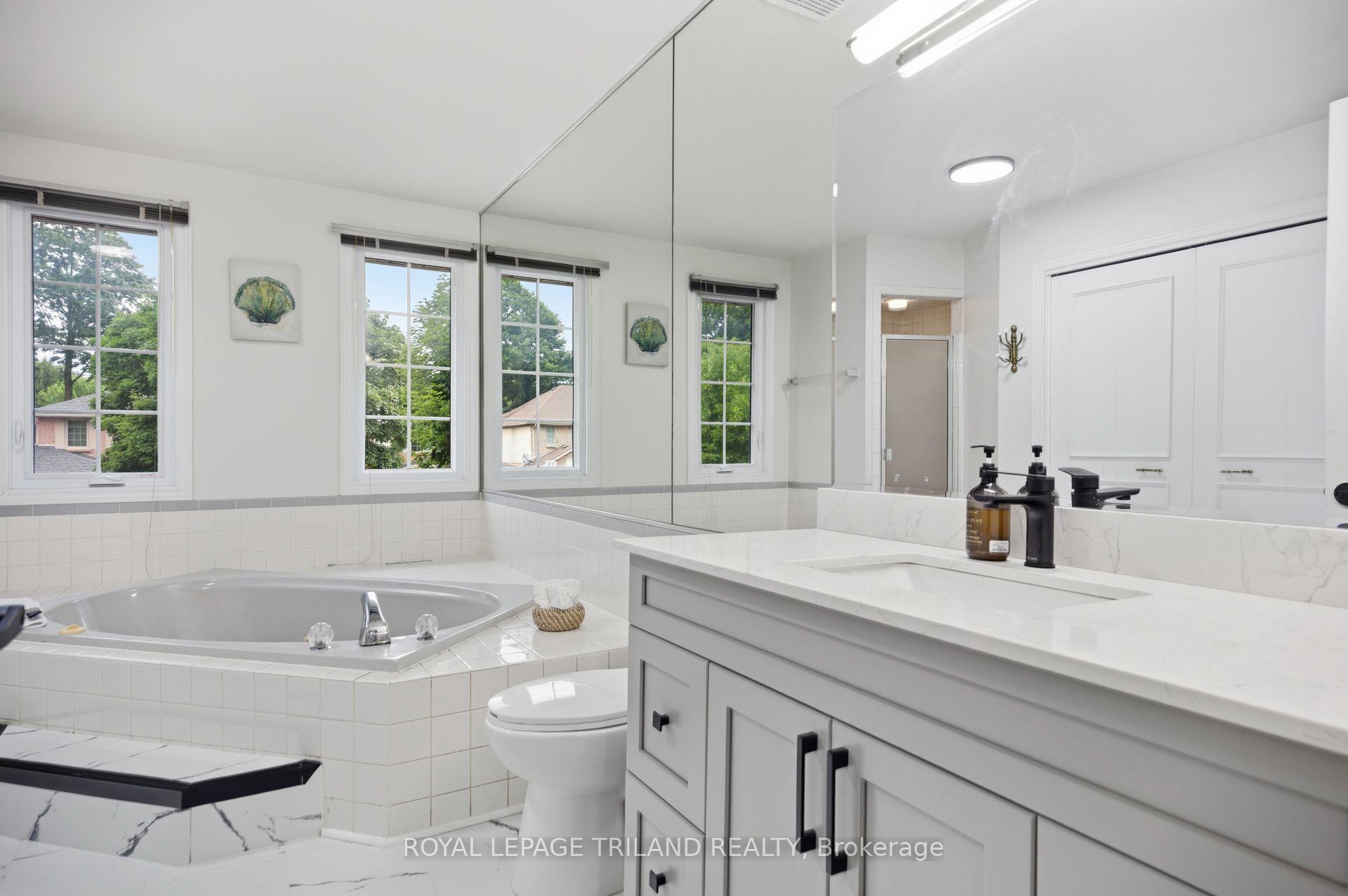 Photo 20 of 118 Deer Valley Crescent, London, South N — HOMEH