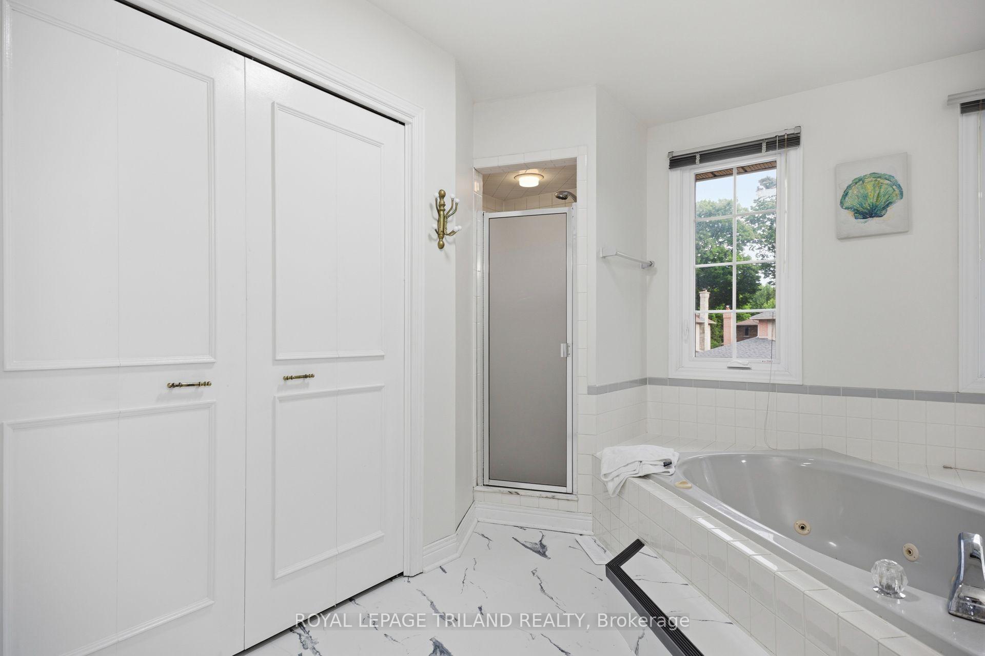Photo 21 of 118 Deer Valley Crescent, London, South N — HOMEH