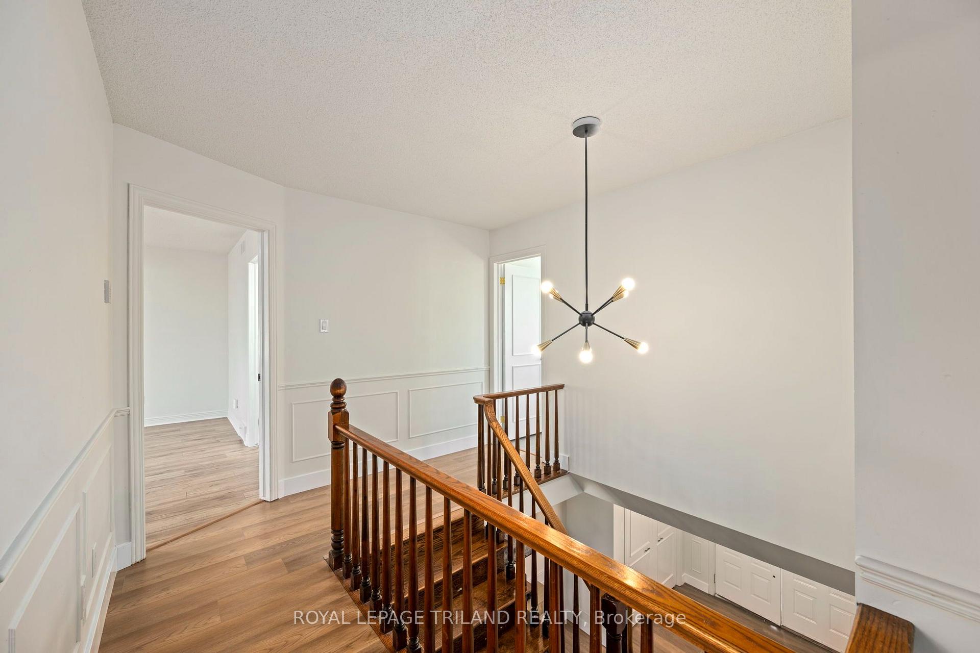 Photo 24 of 118 Deer Valley Crescent, London, South N — HOMEH