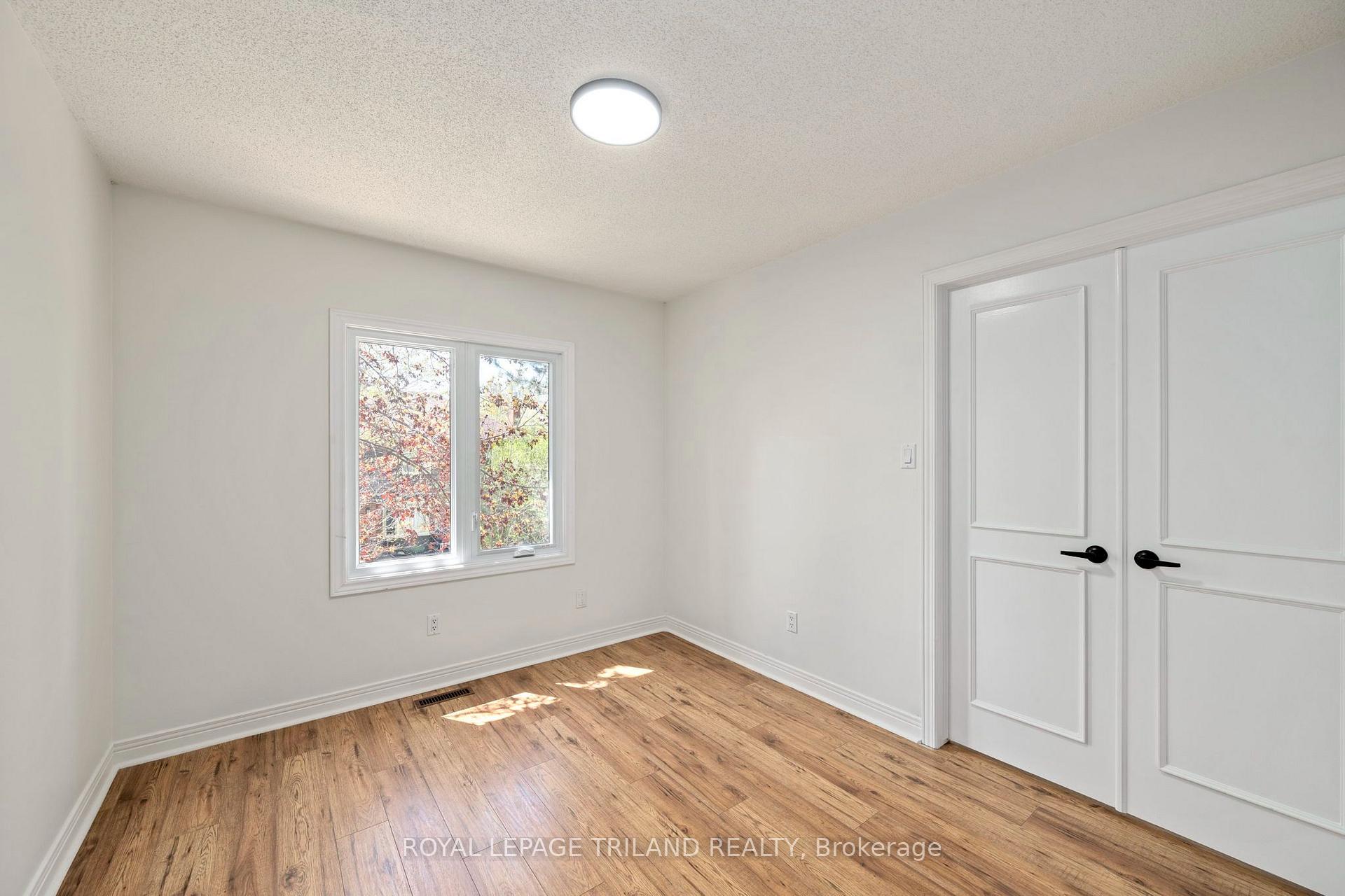 Photo 27 of 118 Deer Valley Crescent, London, South N — HOMEH