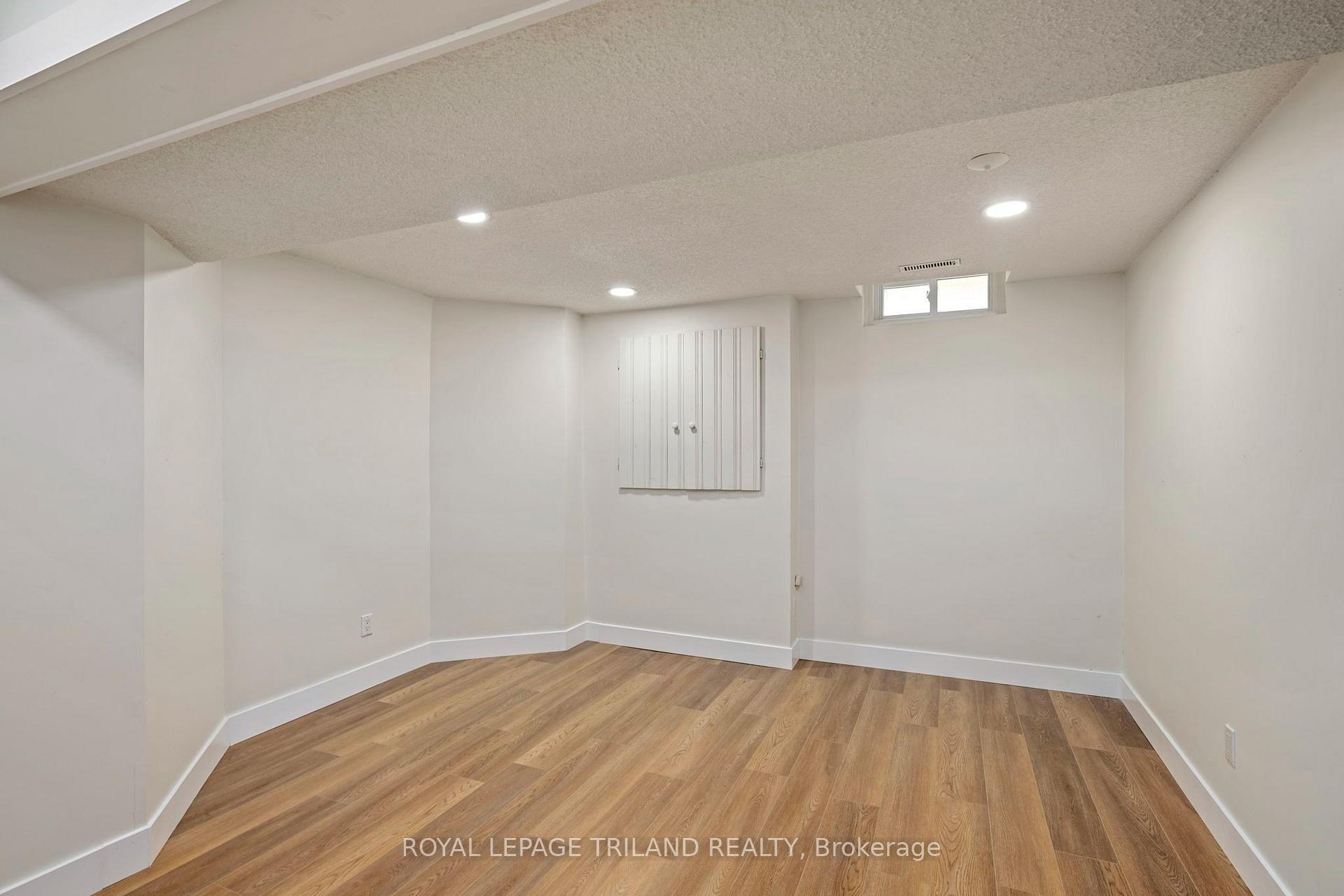 Photo 31 of 118 Deer Valley Crescent, London, South N — HOMEH