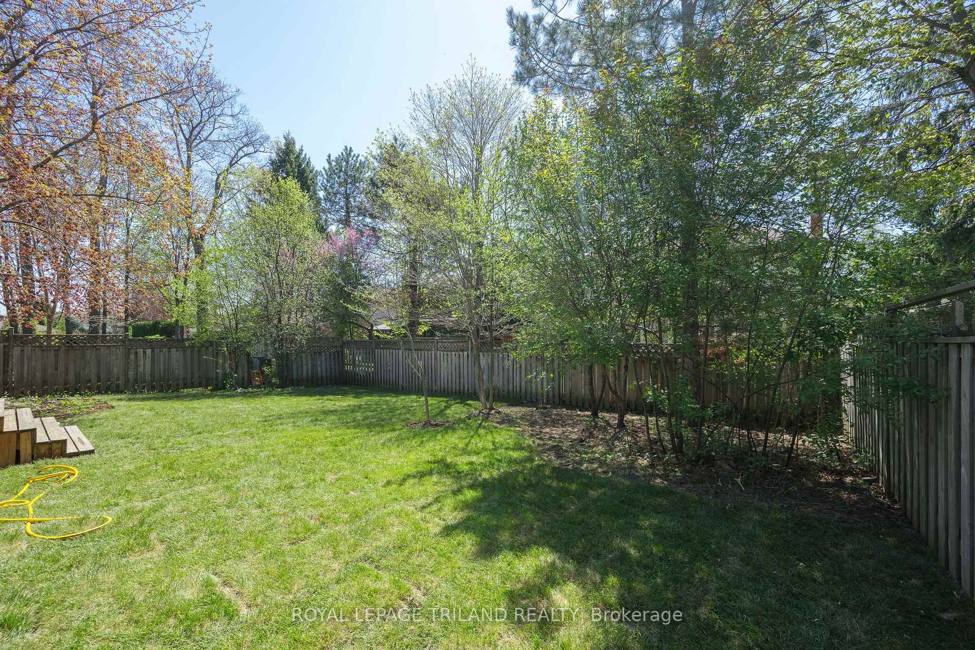 Photo 37 of 118 Deer Valley Crescent, London, South N — HOMEH
