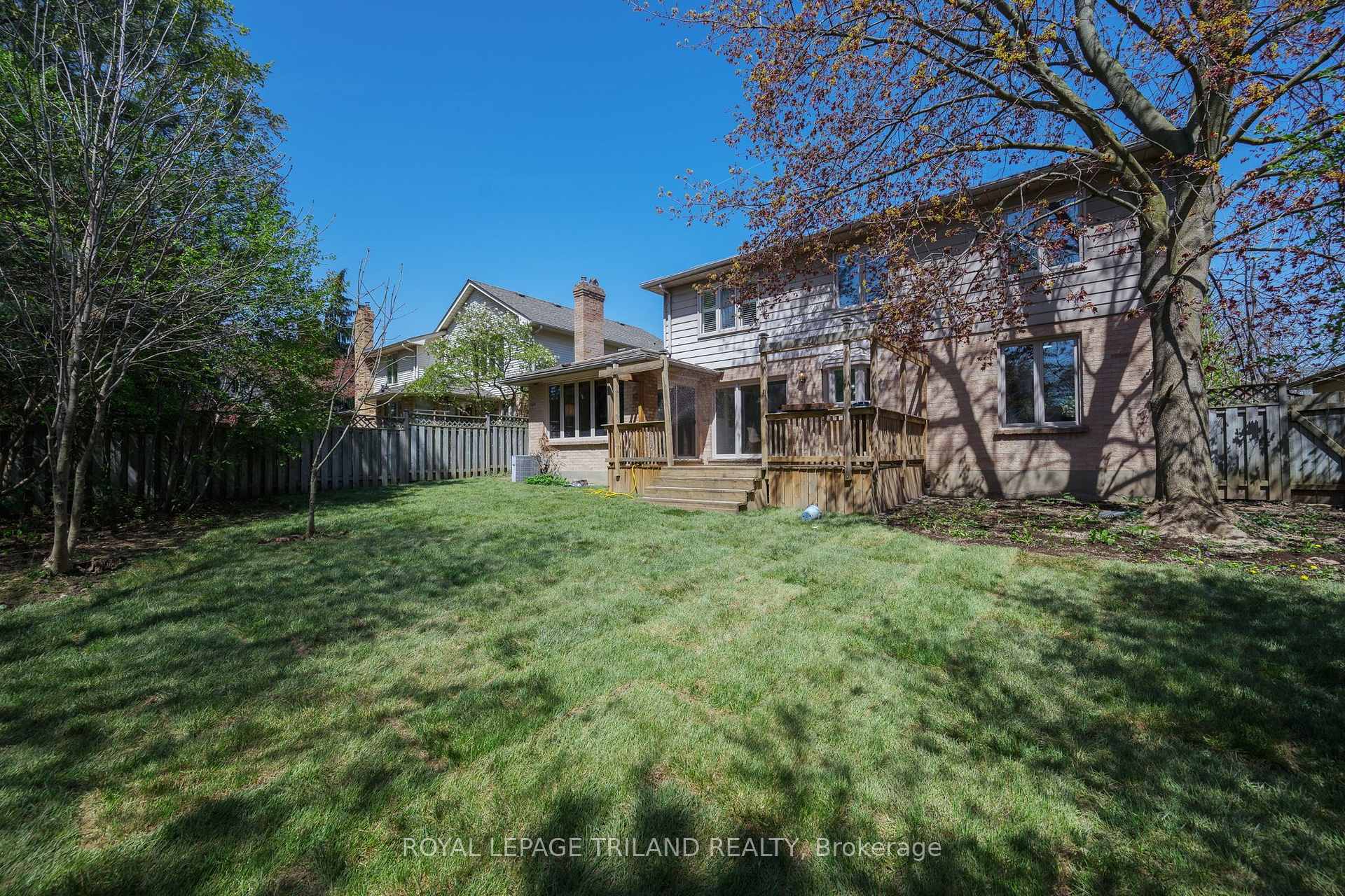 Photo 40 of 118 Deer Valley Crescent, London, South N — HOMEH