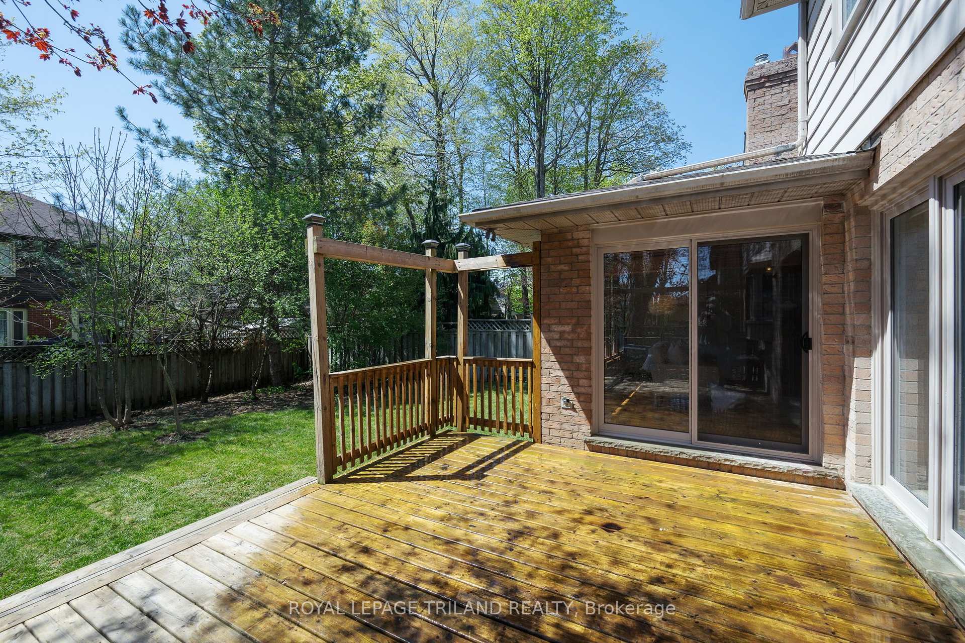 Photo 43 of 118 Deer Valley Crescent, London, South N — HOMEH