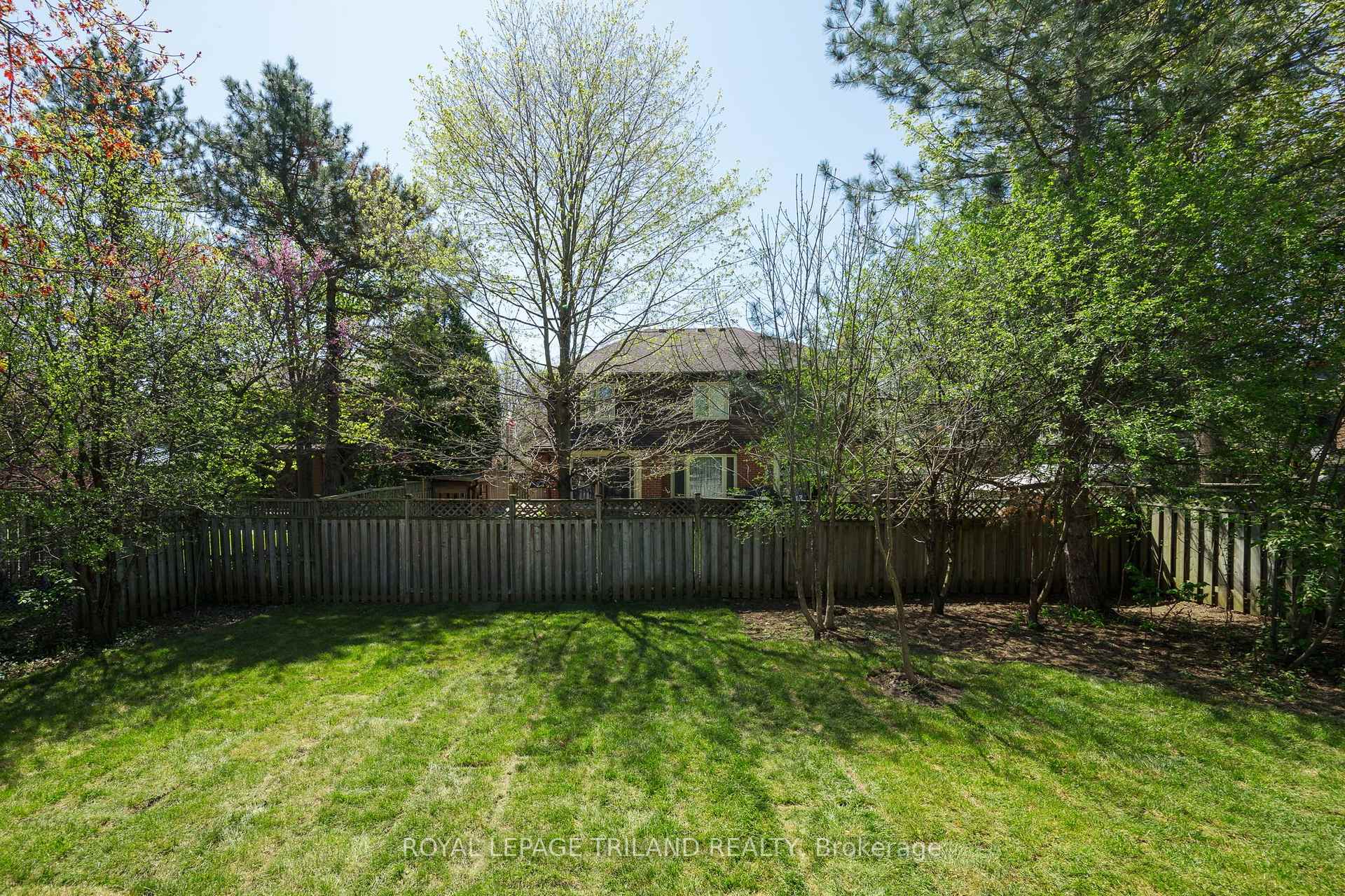 Photo 44 of 118 Deer Valley Crescent, London, South N — HOMEH