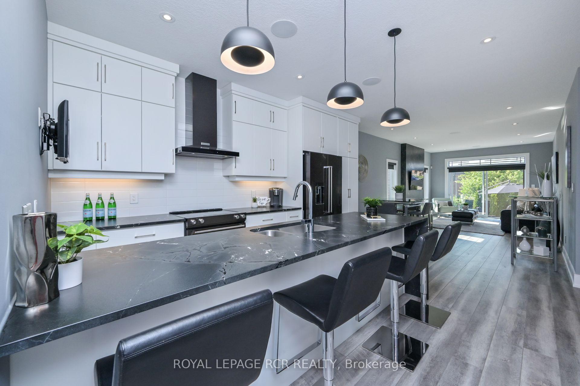 Photo 4 of 19 Dover Lane, Centre Wellington, Fergus — HOMEH
