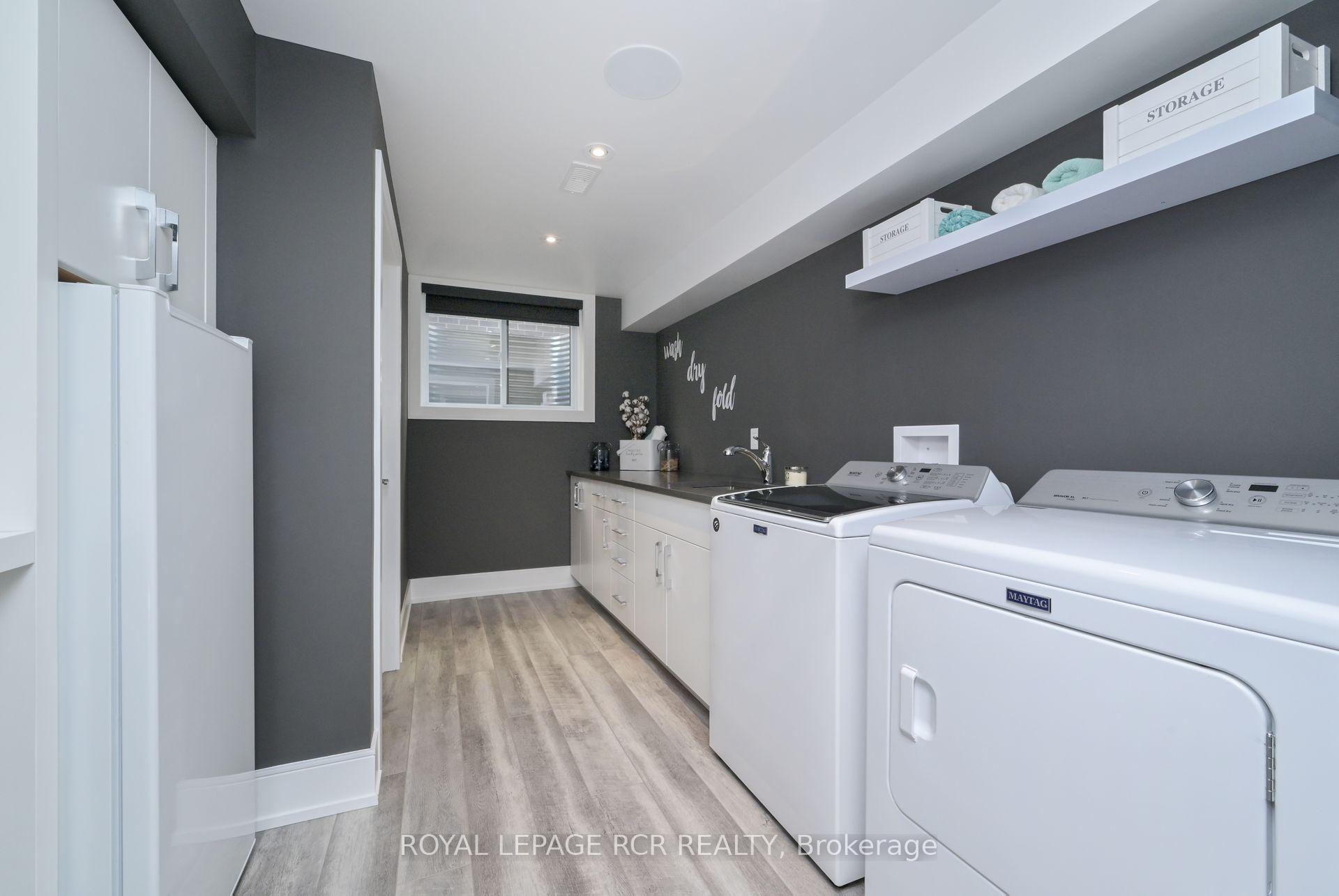 Photo 23 of 19 Dover Lane, Centre Wellington, Fergus — HOMEH