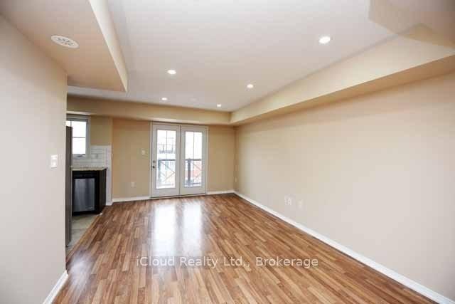 Photo 3 of Unit 23, 2480 Post Road, Oakville, River Oaks — HOMEH