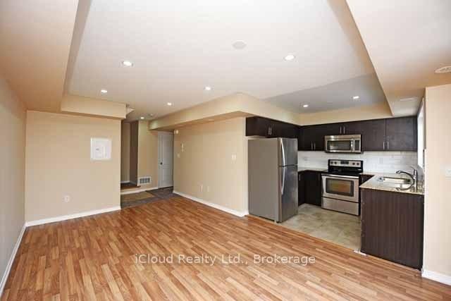 Photo 4 of Unit 23, 2480 Post Road, Oakville, River Oaks — HOMEH