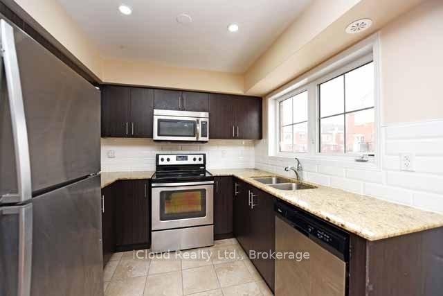Photo 5 of Unit 23, 2480 Post Road, Oakville, River Oaks — HOMEH