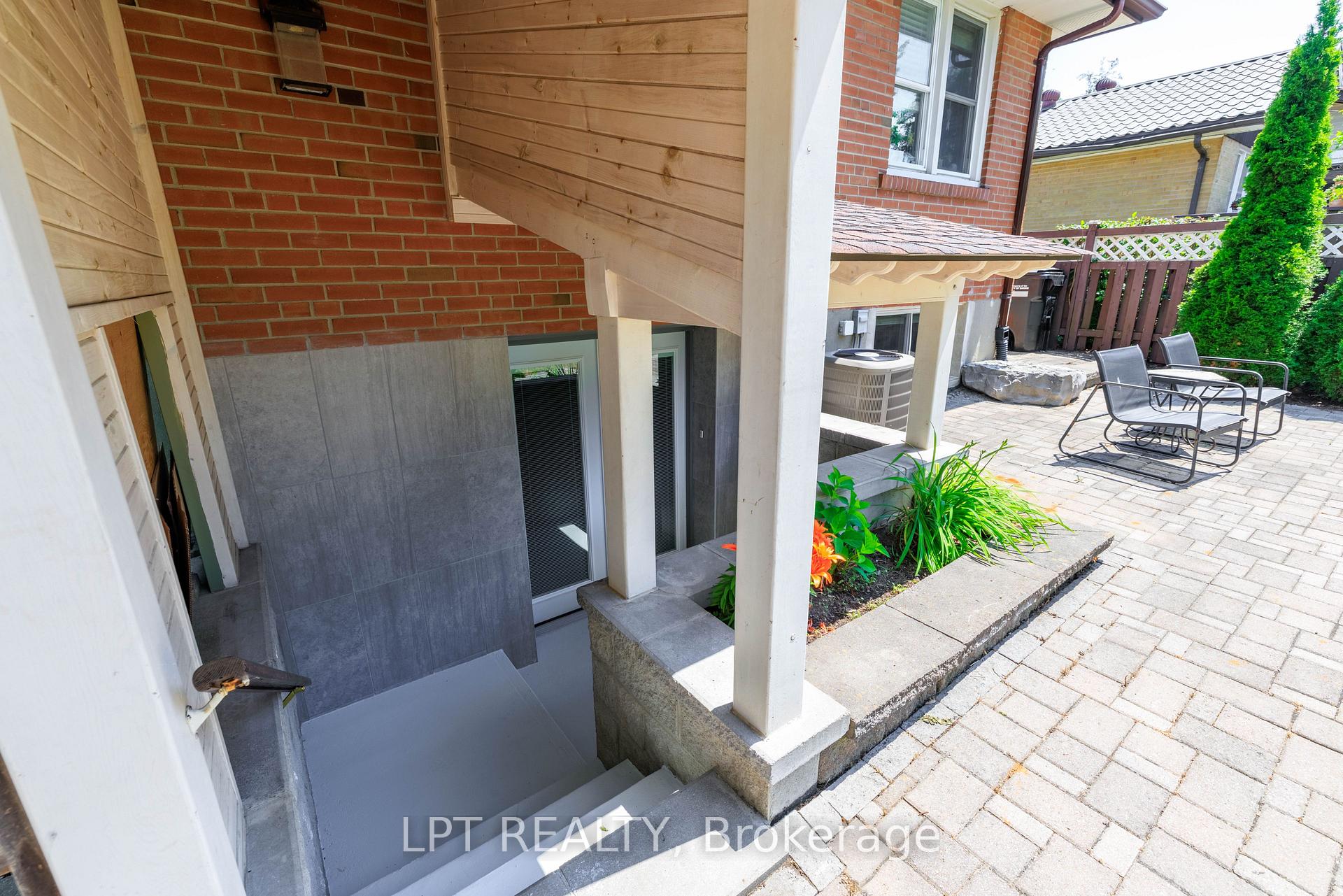 Photo 3 of Unit LOWER, 195 Grove Street E, Barrie, Wellington — HOMEH