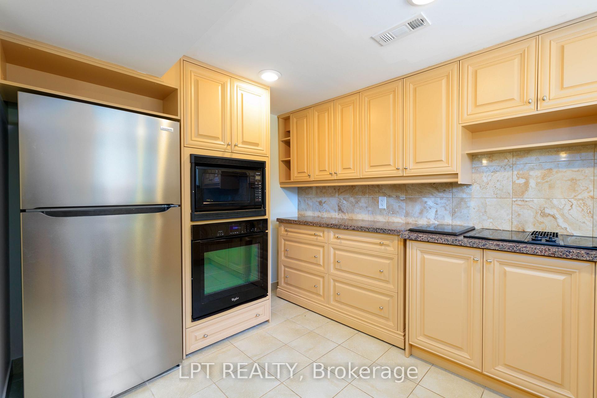 Photo 6 of Unit LOWER, 195 Grove Street E, Barrie, Wellington — HOMEH