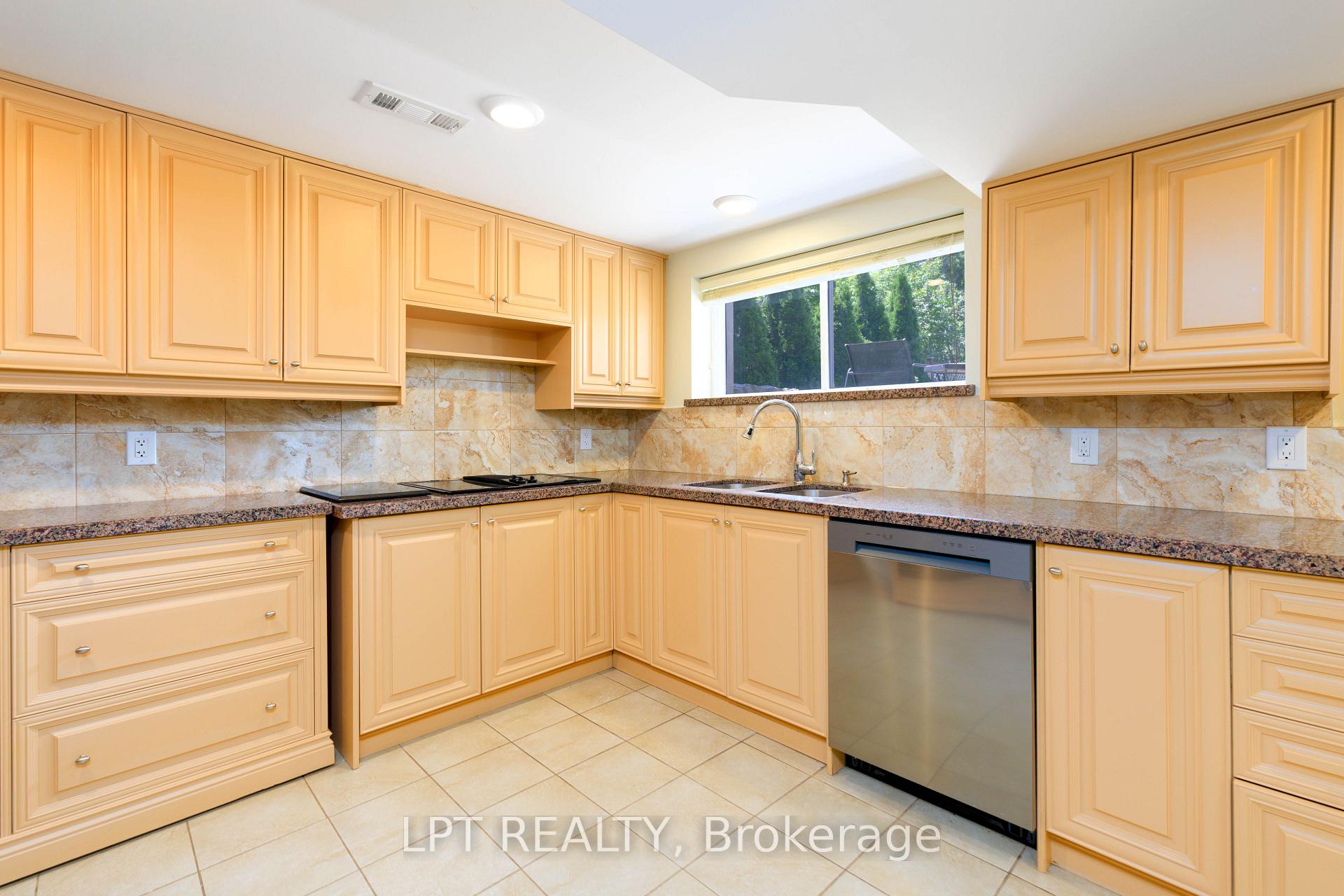 Photo 7 of Unit LOWER, 195 Grove Street E, Barrie, Wellington — HOMEH