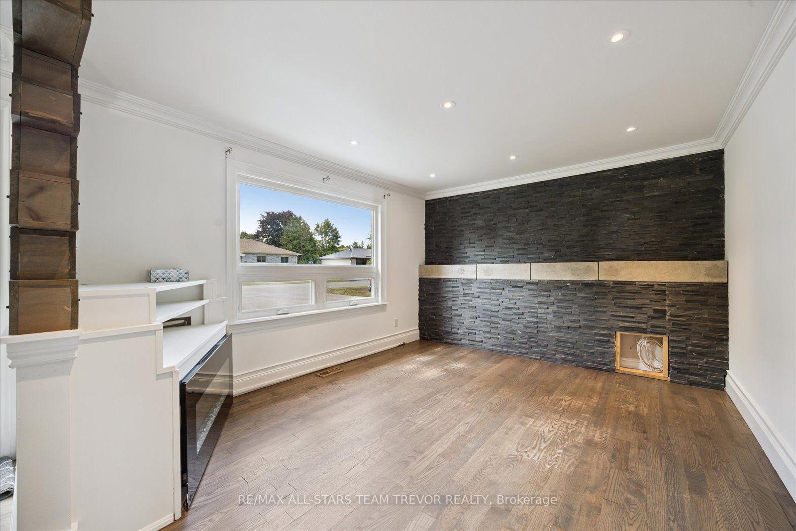 Photo 3 of 370 Adeline Drive, Georgina, Keswick South — HOMEH