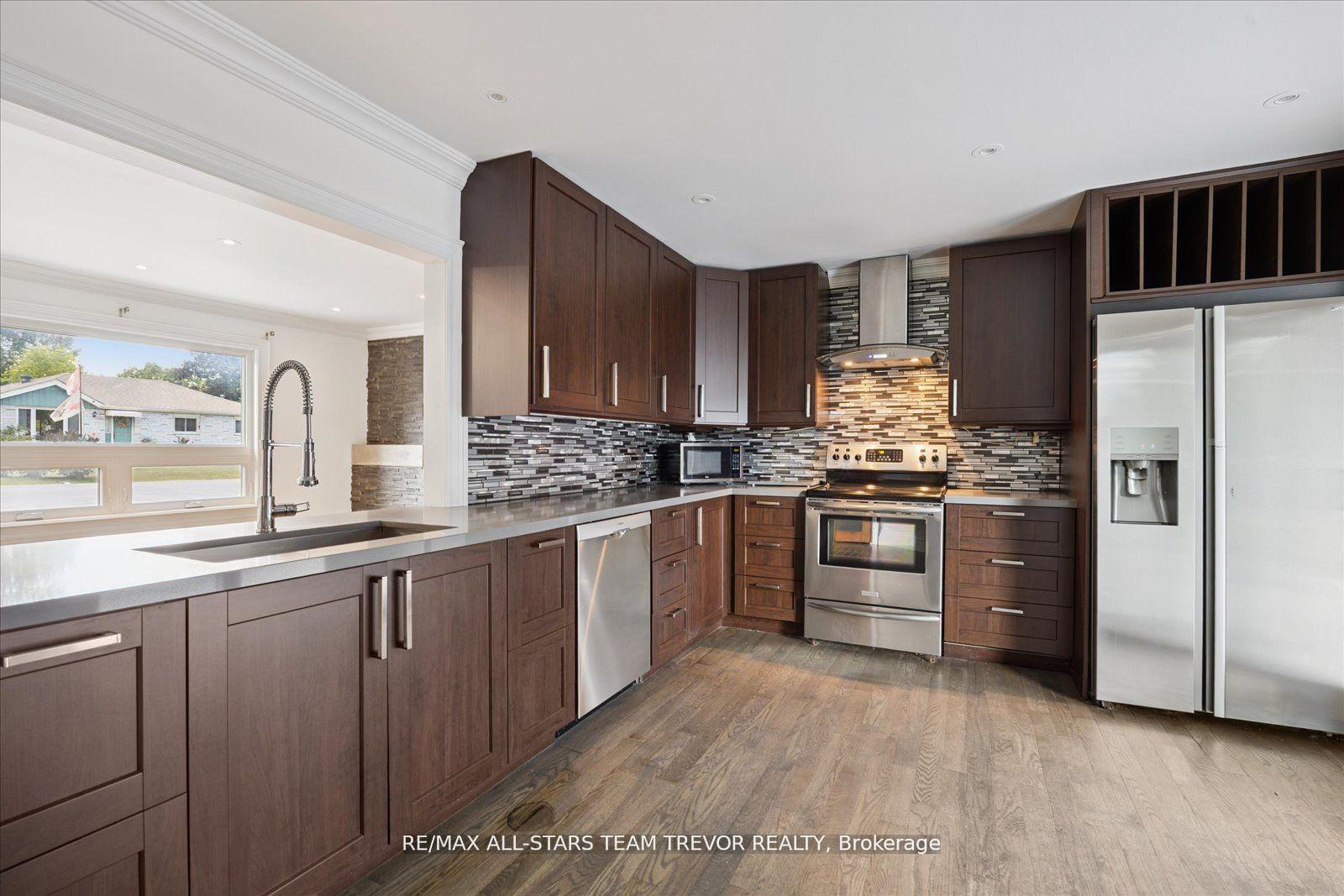 Photo 8 of 370 Adeline Drive, Georgina, Keswick South — HOMEH