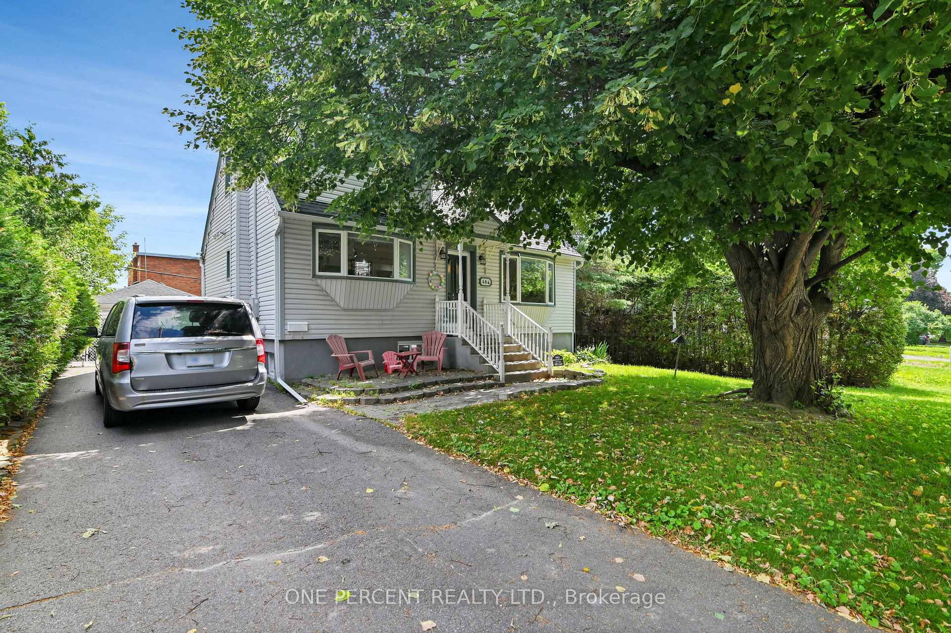 Photo 2 of 484 Mutual Street, Ottawa, Castle Heights — HOMEH