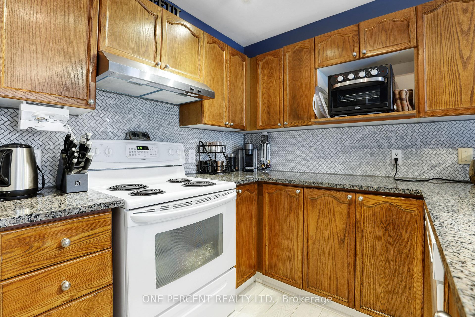 Photo 10 of 59 Woodford Way, Ottawa, Barrhaven - Longfields — HOMEH
