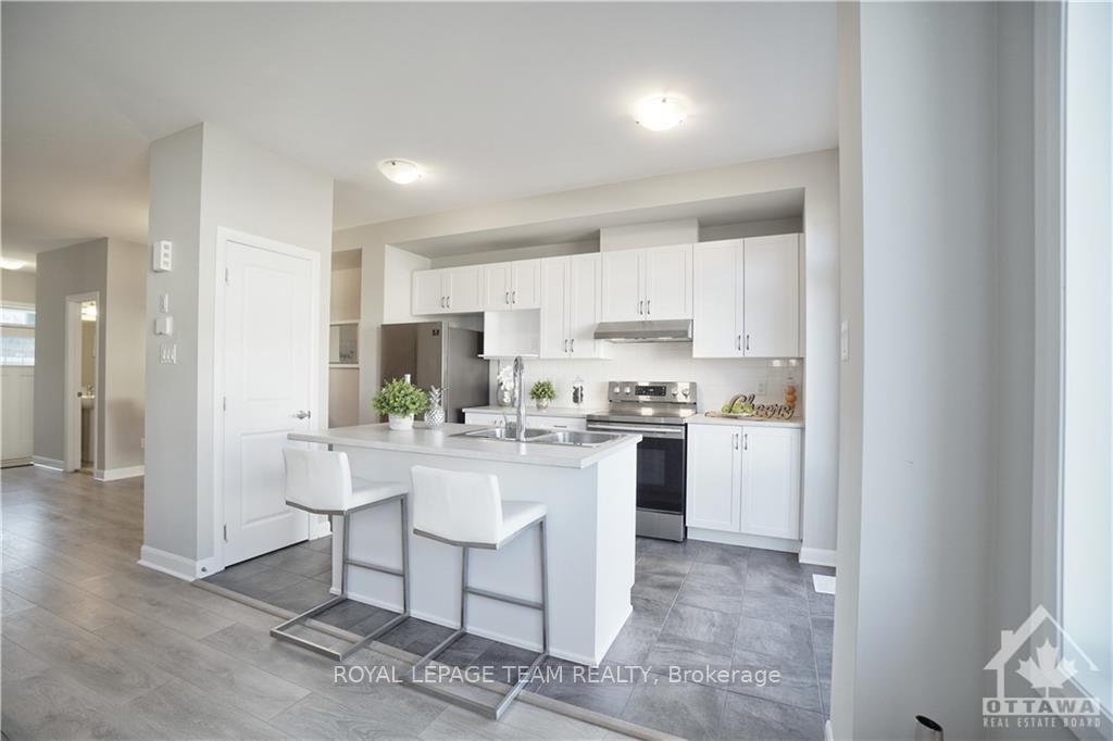 Photo 10 of 217 Geyser Place, Ottawa, Barrhaven - Hearts Desire — HOMEH