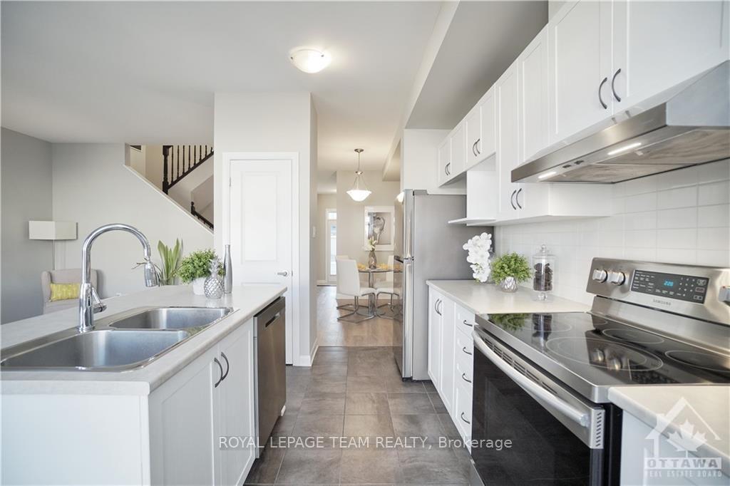 Photo 11 of 217 Geyser Place, Ottawa, Barrhaven - Hearts Desire — HOMEH
