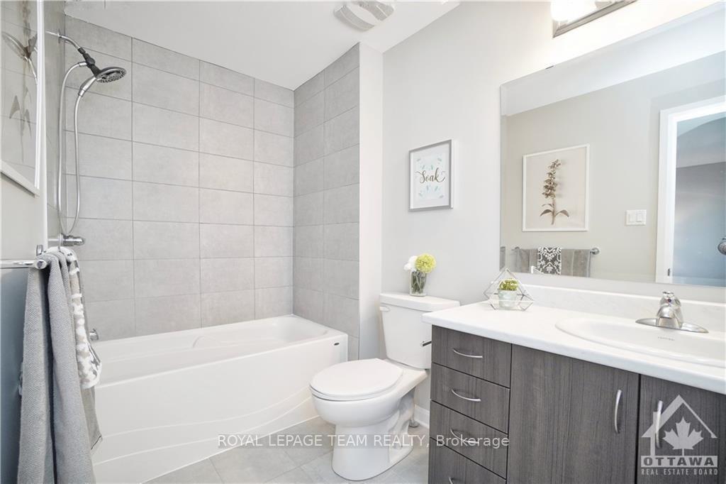 Photo 21 of 217 Geyser Place, Ottawa, Barrhaven - Hearts Desire — HOMEH