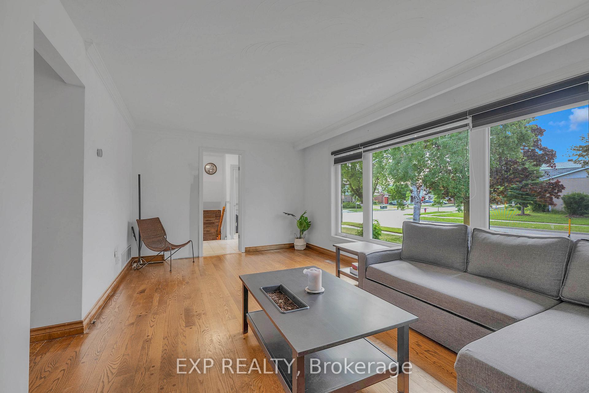 Photo 6 of 7201 Sigsbee Drive, Mississauga, Malton — HOMEH