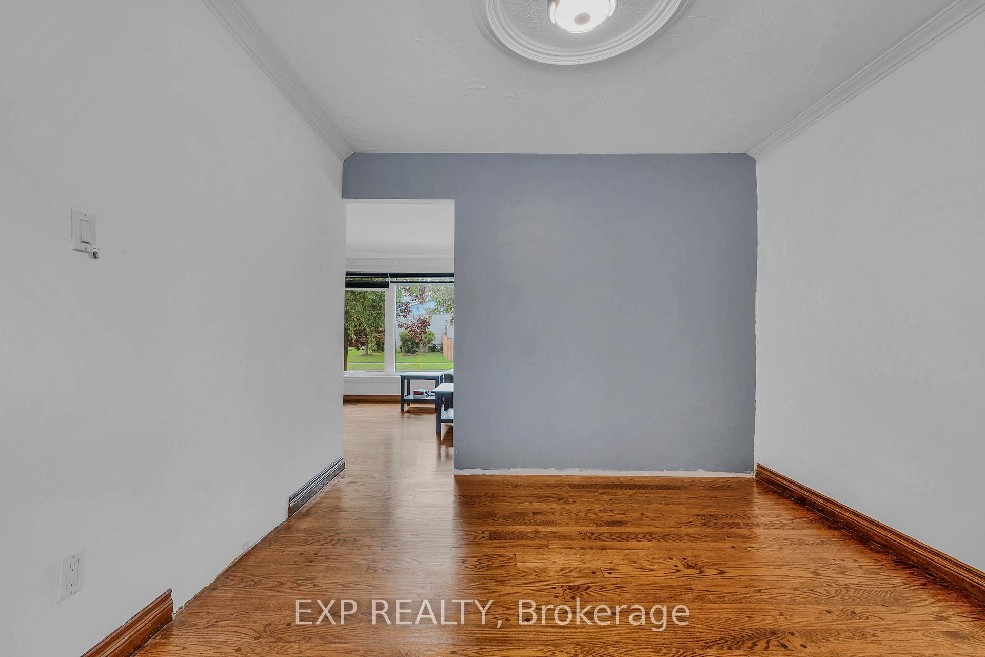 Photo 8 of 7201 Sigsbee Drive, Mississauga, Malton — HOMEH