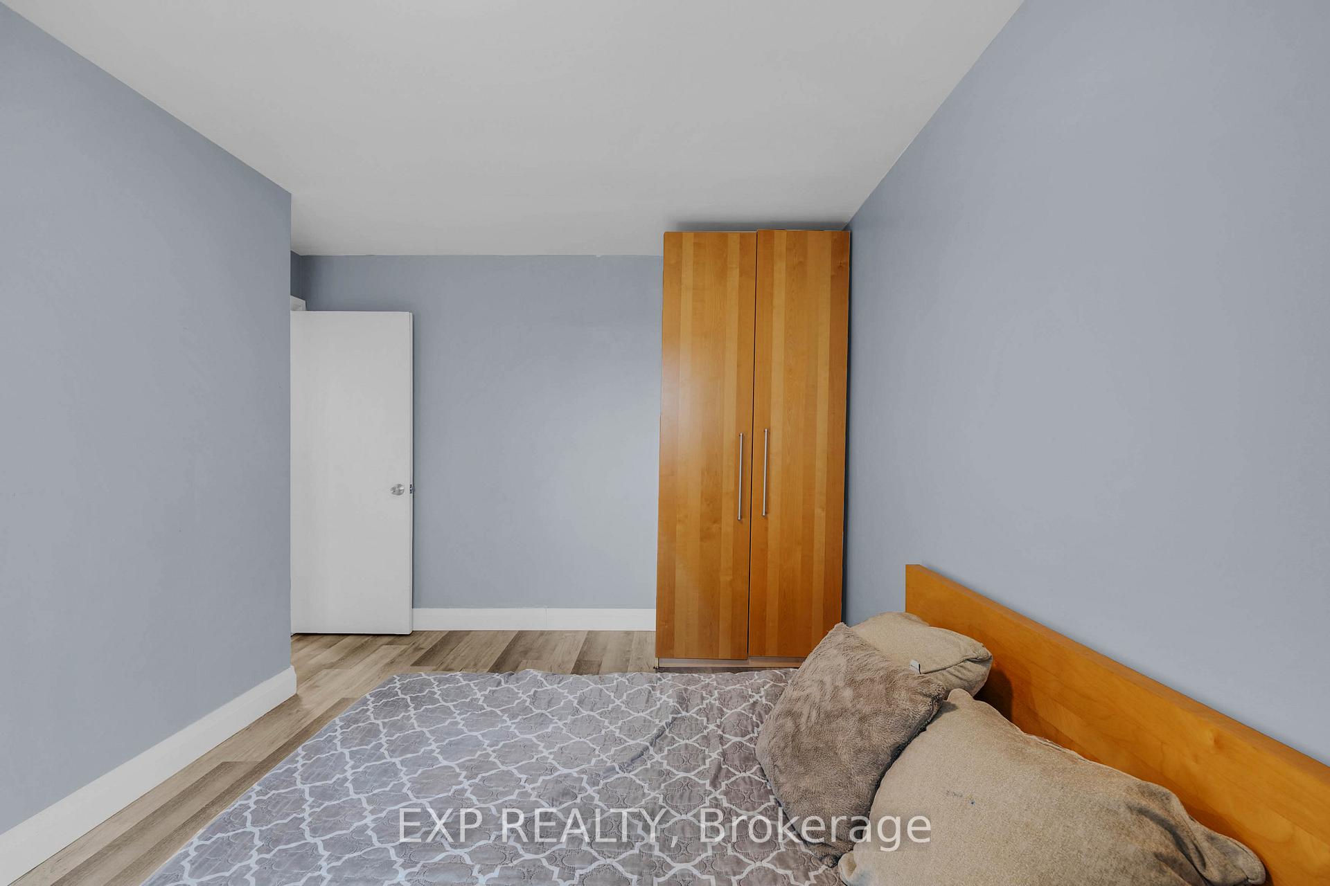 Photo 19 of 7201 Sigsbee Drive, Mississauga, Malton — HOMEH