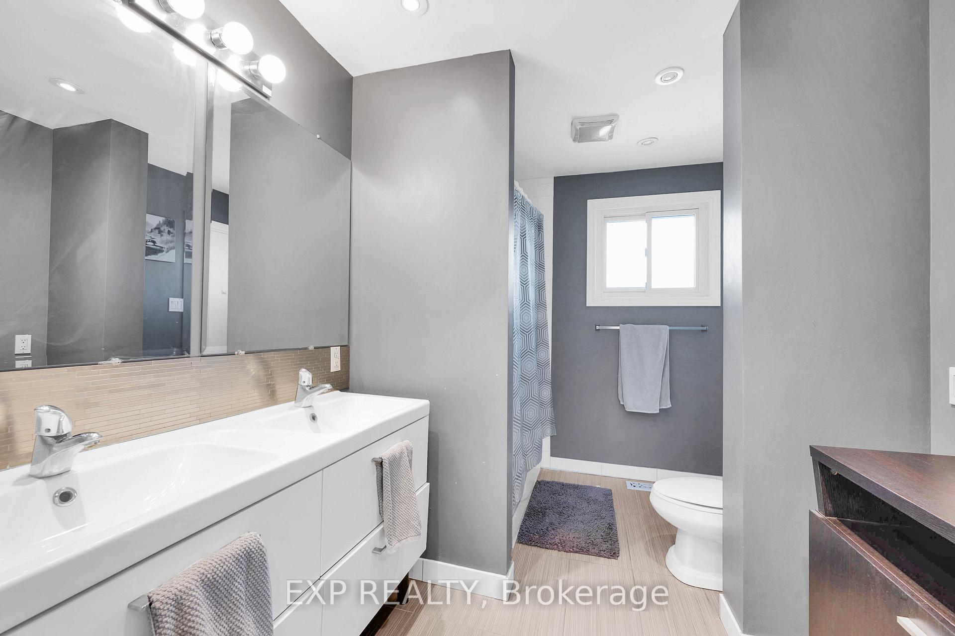 Photo 20 of 7201 Sigsbee Drive, Mississauga, Malton — HOMEH