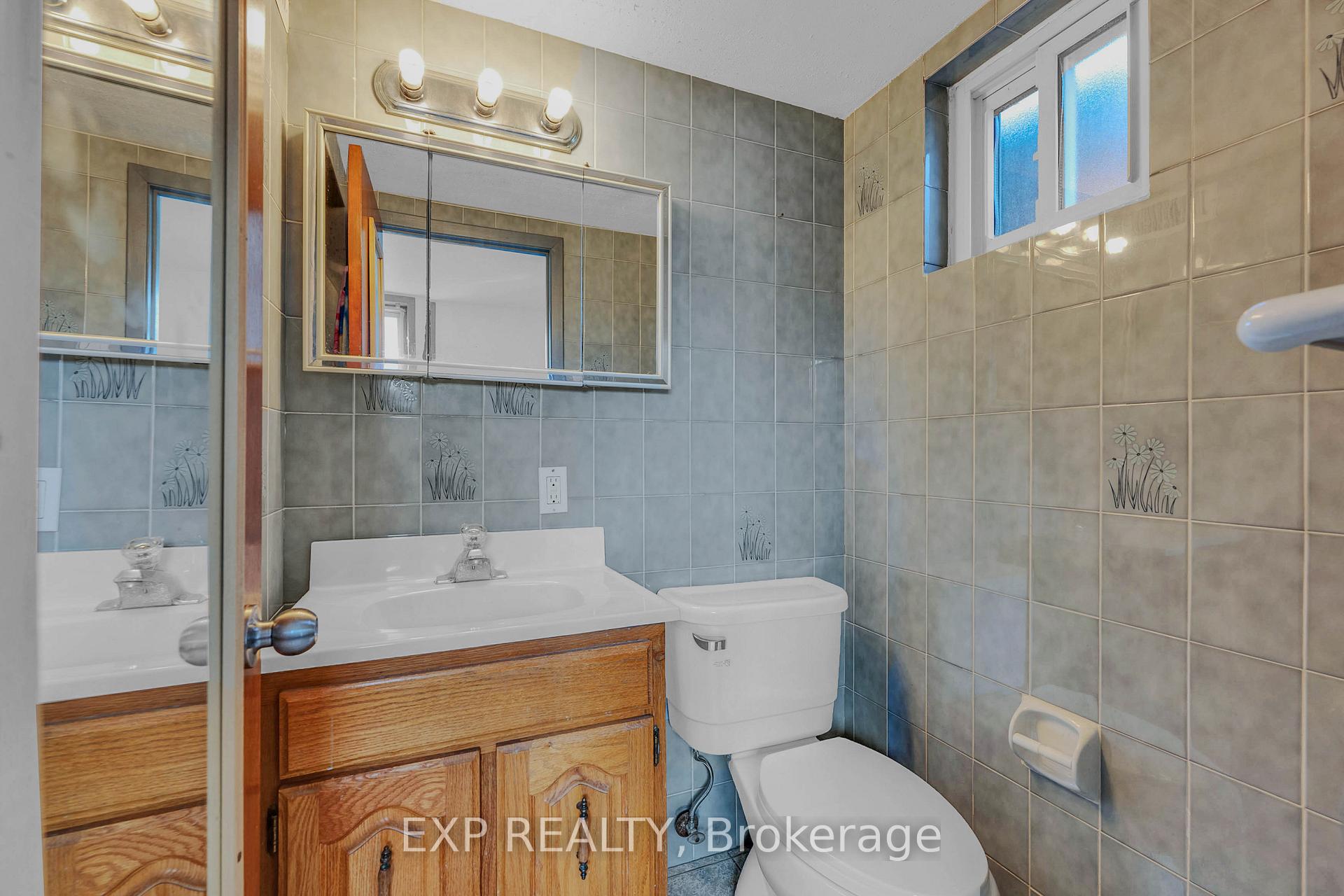 Photo 25 of 7201 Sigsbee Drive, Mississauga, Malton — HOMEH