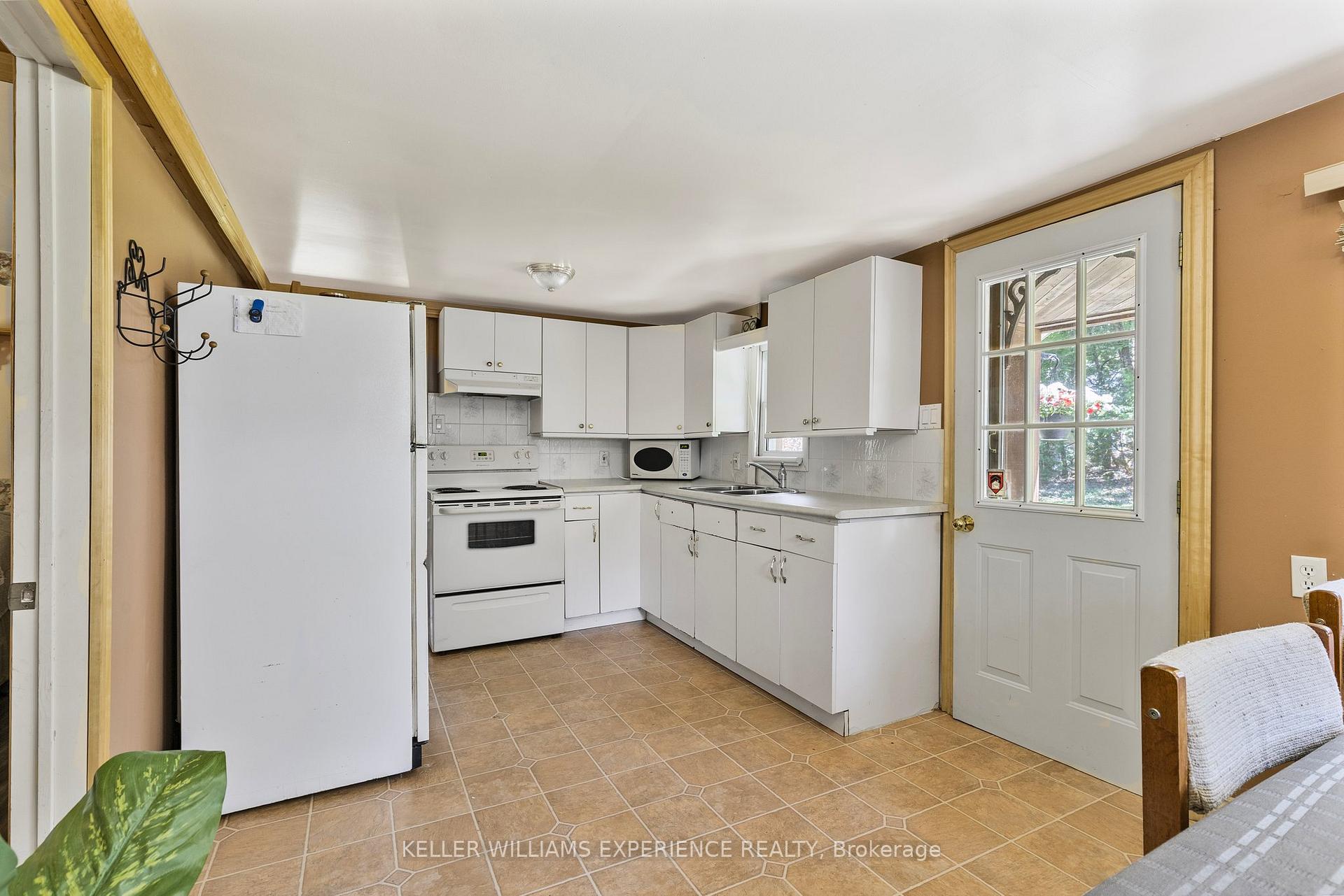 Photo 11 of 10 Simcoe Road, Oro-Medonte, Rural Oro-Medonte — HOMEH