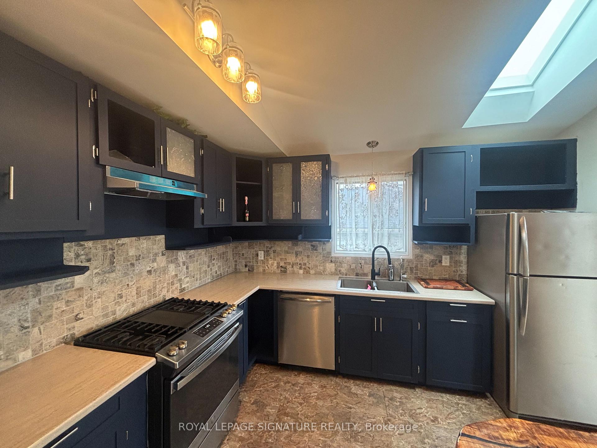 Photo 10 of 23 Marley Crescent, Haldimand — HOMEH