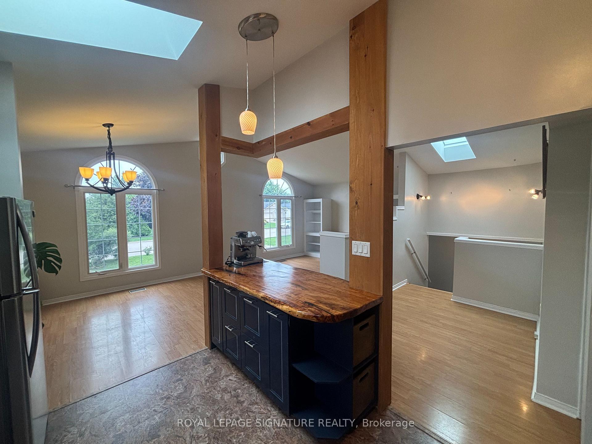 Photo 11 of 23 Marley Crescent, Haldimand — HOMEH
