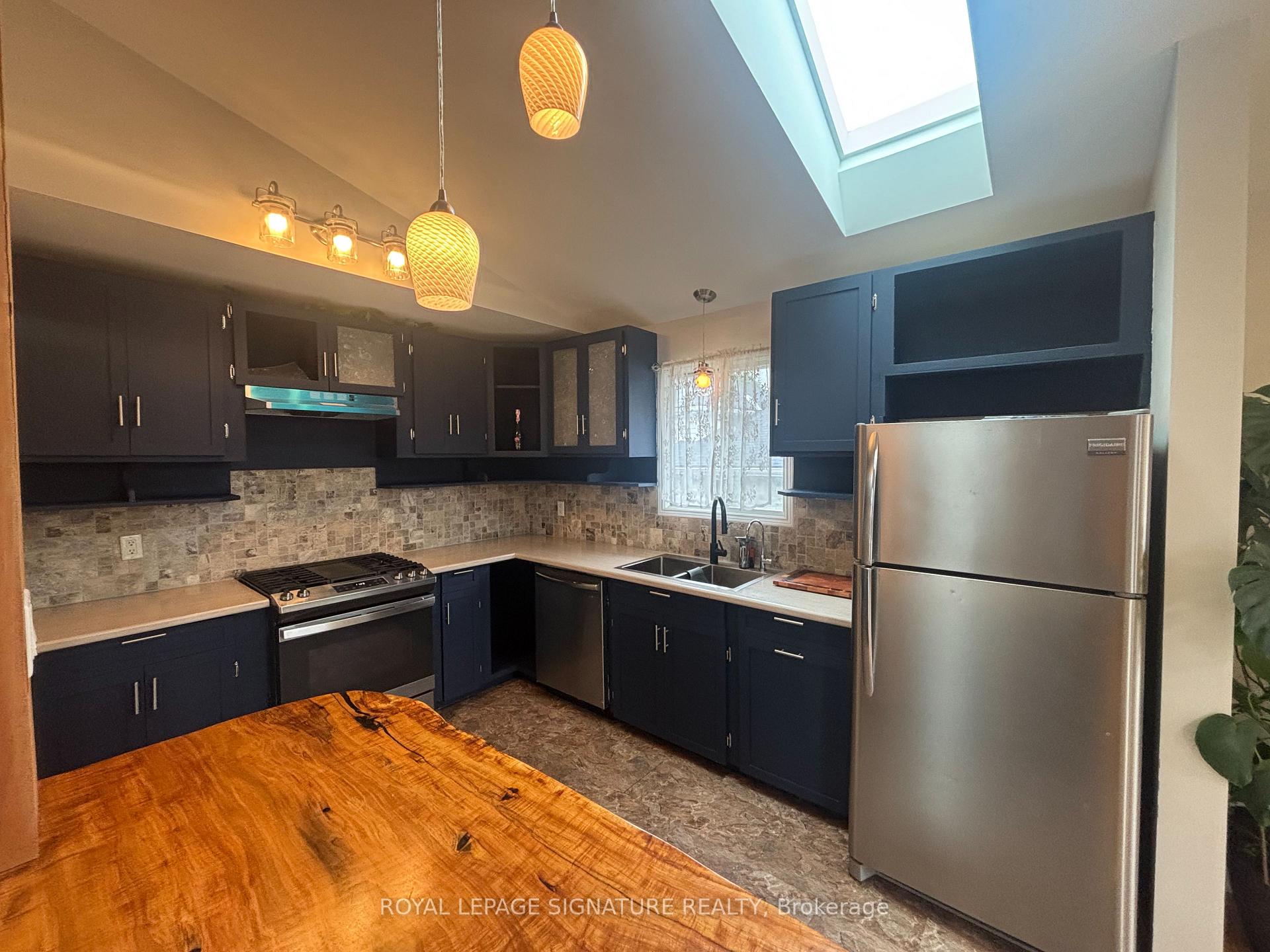Photo 12 of 23 Marley Crescent, Haldimand — HOMEH