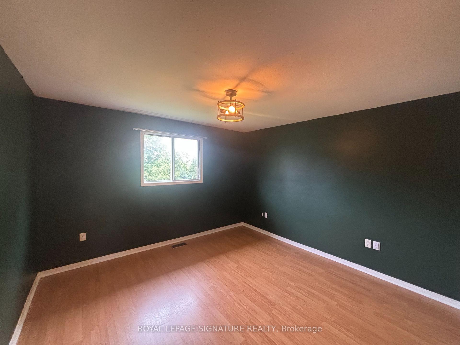 Photo 15 of 23 Marley Crescent, Haldimand — HOMEH