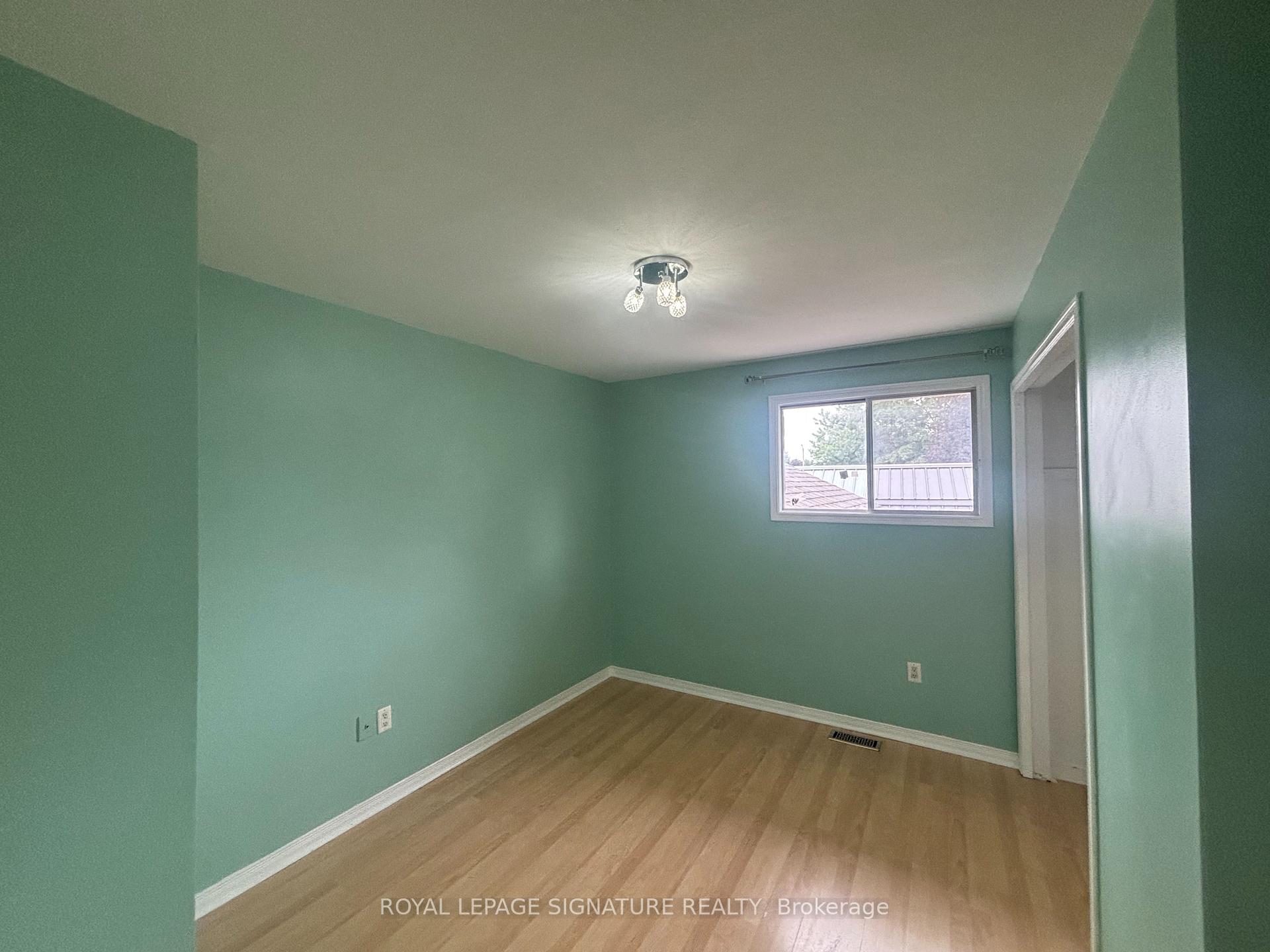 Photo 17 of 23 Marley Crescent, Haldimand — HOMEH