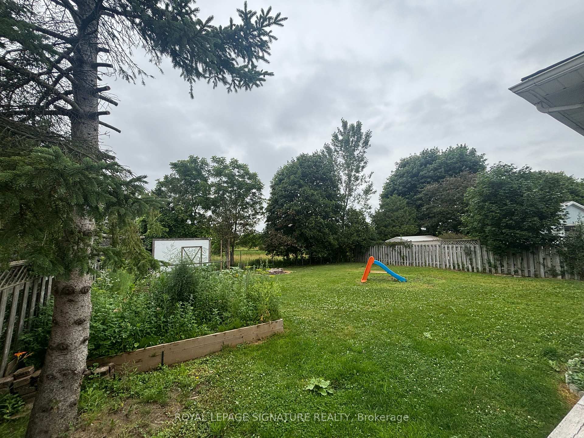 Photo 33 of 23 Marley Crescent, Haldimand — HOMEH
