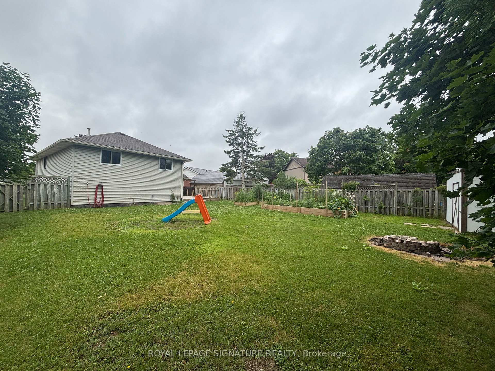 Photo 35 of 23 Marley Crescent, Haldimand — HOMEH