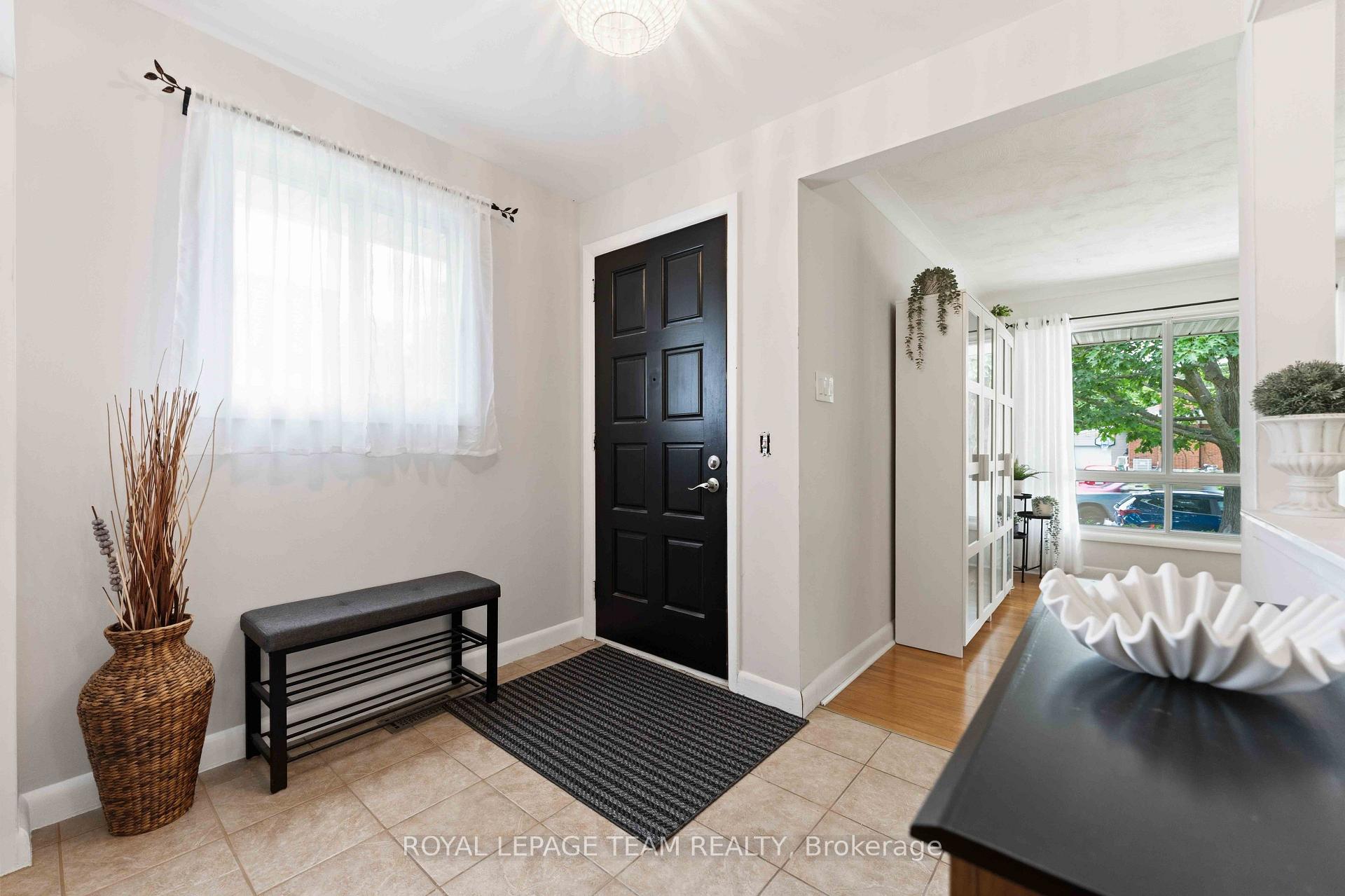 Photo 4 of 1155 Agincourt Road, Ottawa, Copeland Park — HOMEH