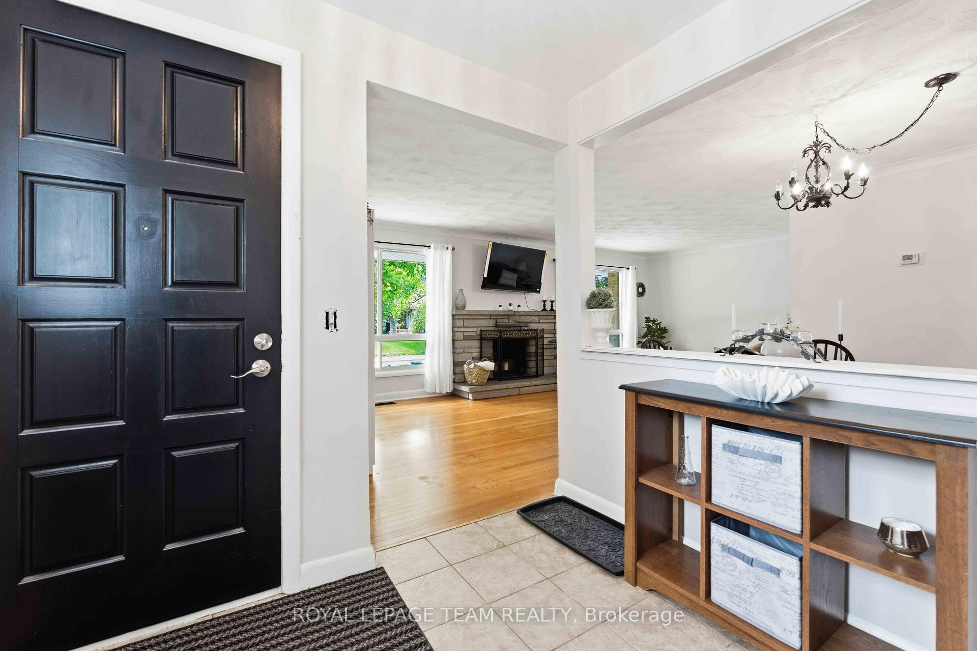 Photo 5 of 1155 Agincourt Road, Ottawa, Copeland Park — HOMEH