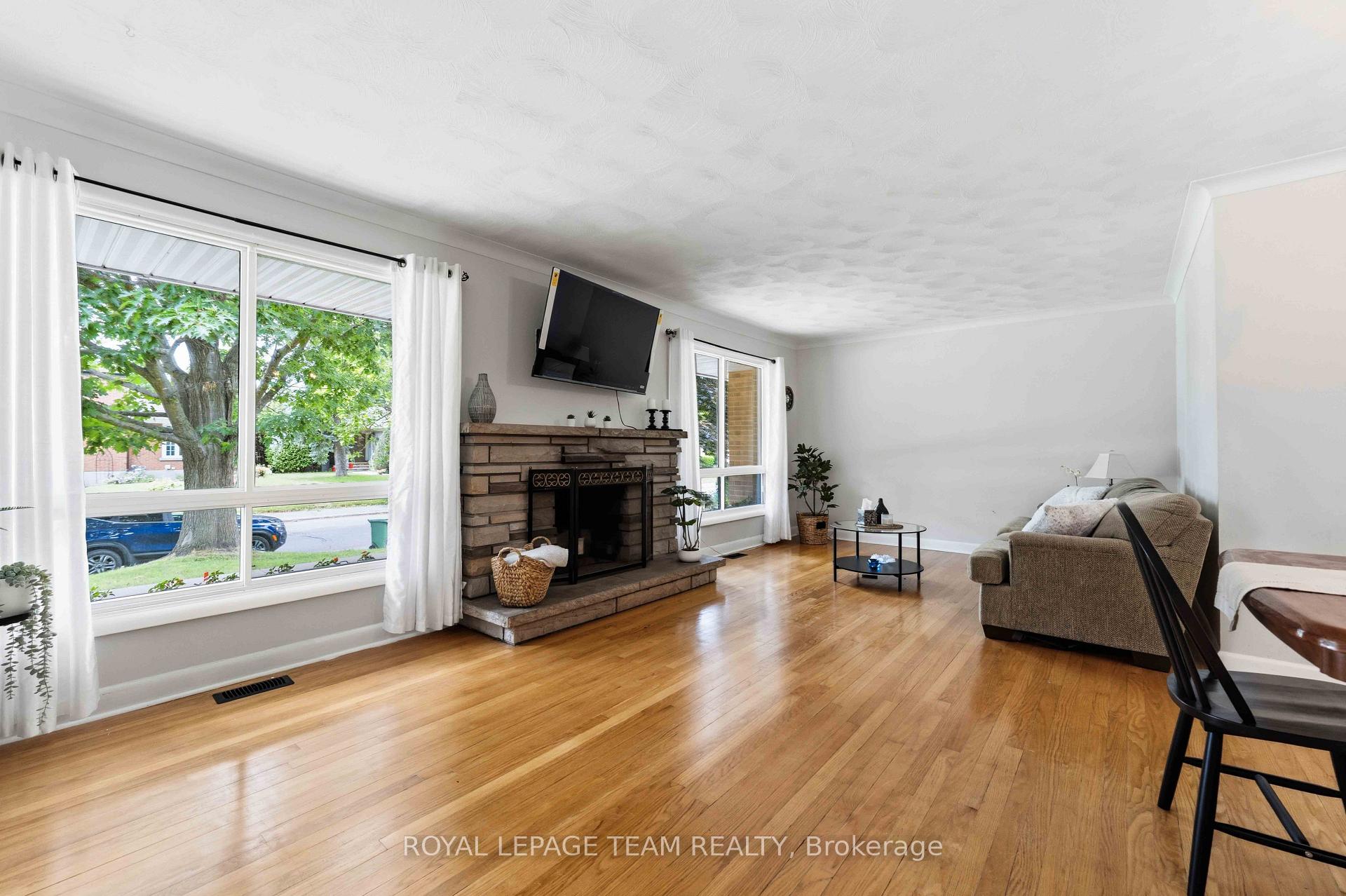 Photo 7 of 1155 Agincourt Road, Ottawa, Copeland Park — HOMEH