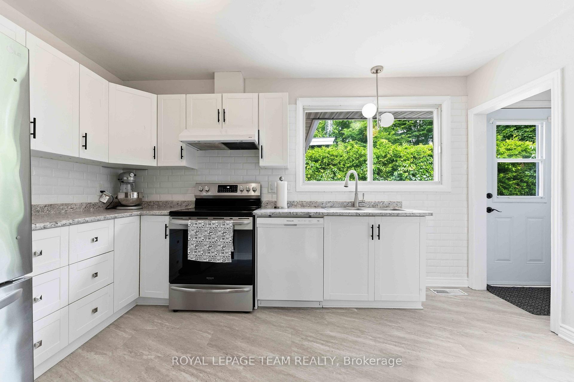 Photo 15 of 1155 Agincourt Road, Ottawa, Copeland Park — HOMEH