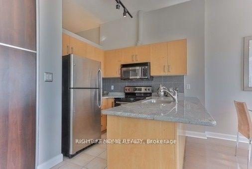 Photo 7 of Unit 813, 700 King Street W, Toronto, Niagara — HOMEH