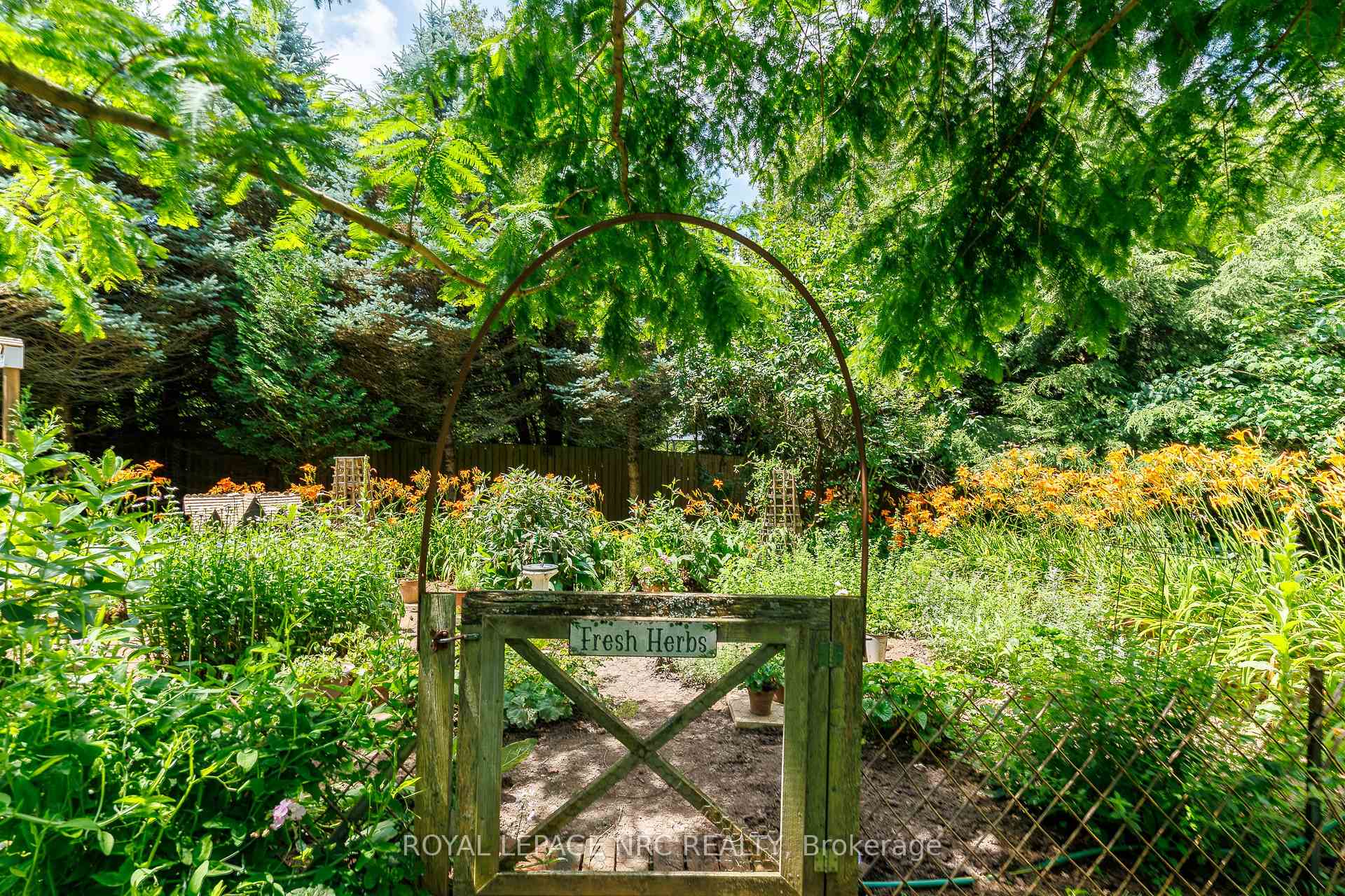 Photo 13 of 508 Welland Road, Pelham, Fenwick — HOMEH