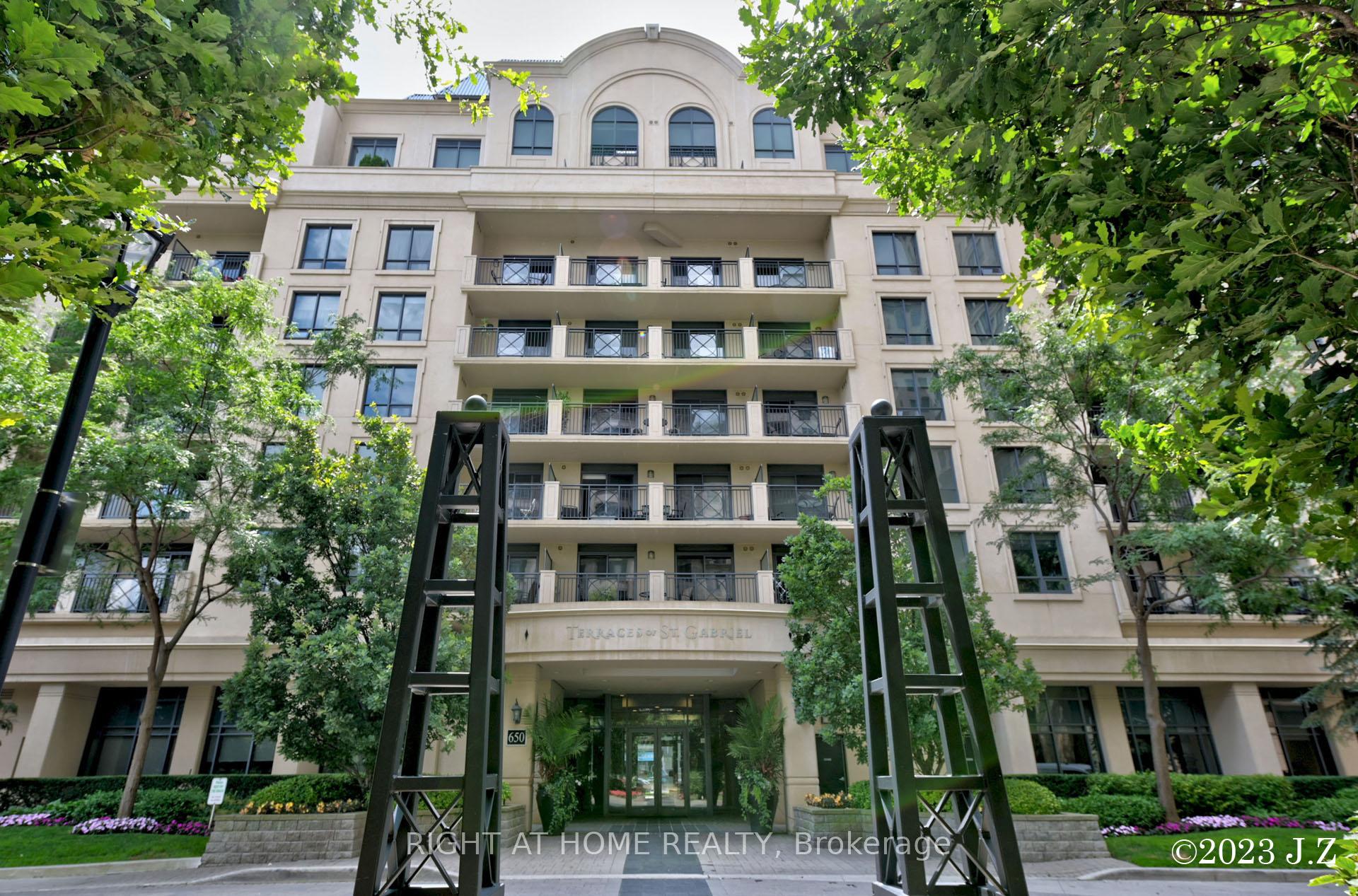 Front of Unit PH15, 650 Sheppard Avenue E