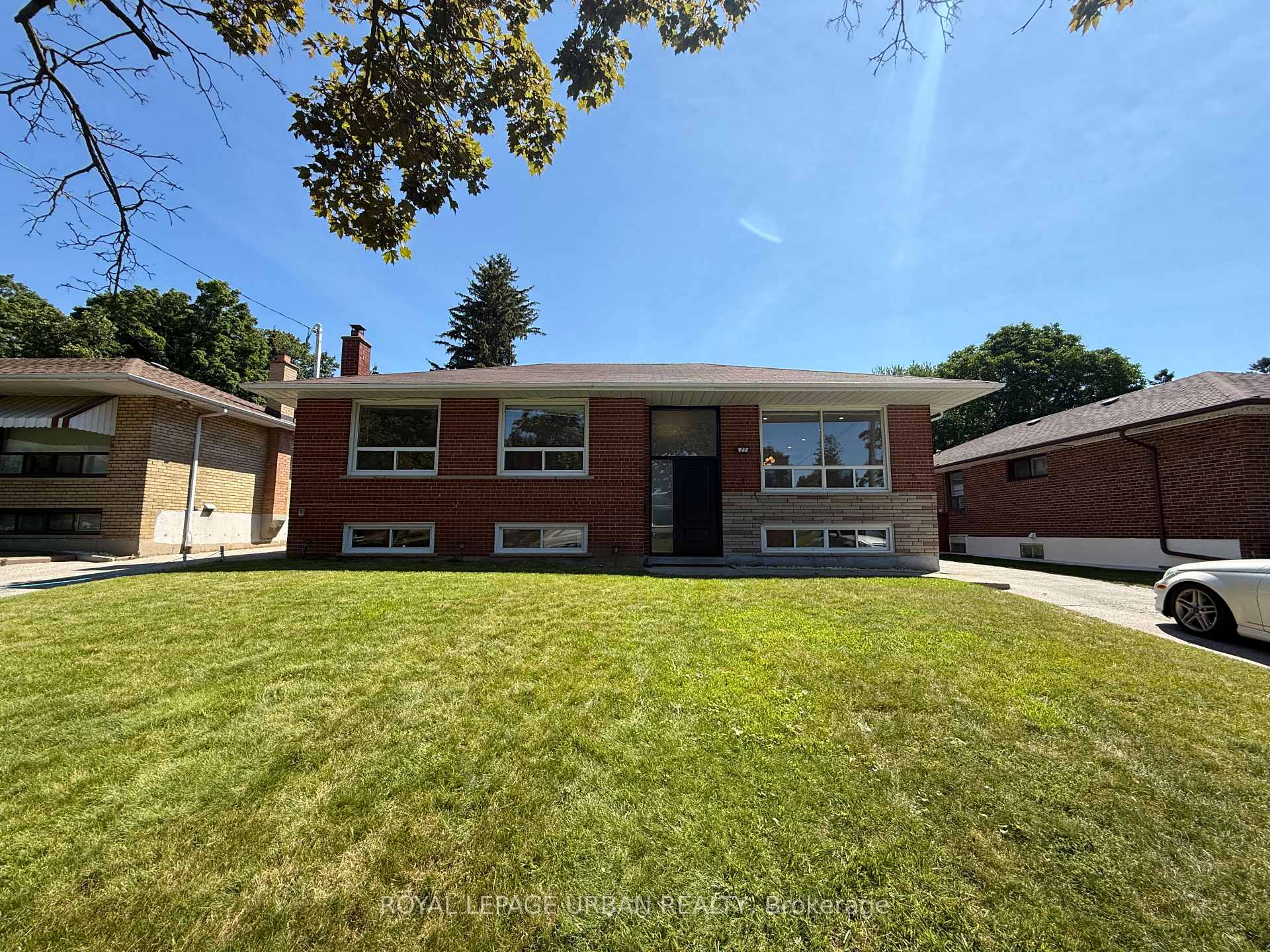 Front of 21 Chopin Avenue