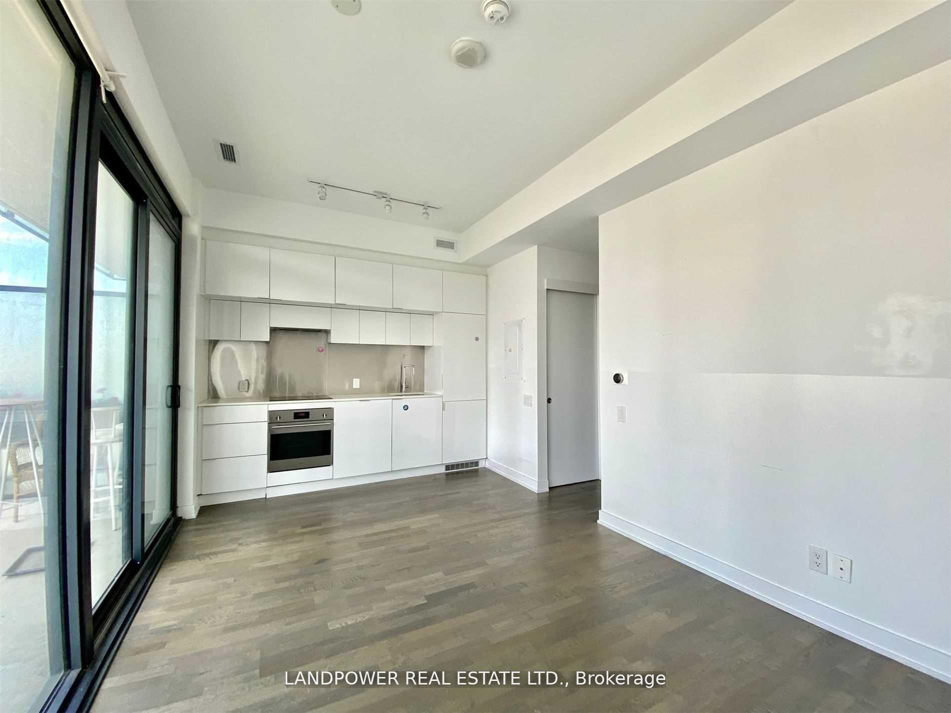 Photo 3 of Unit 804, 185 Roehampton Avenue, Toronto, Mount Pleasant West — HOMEH
