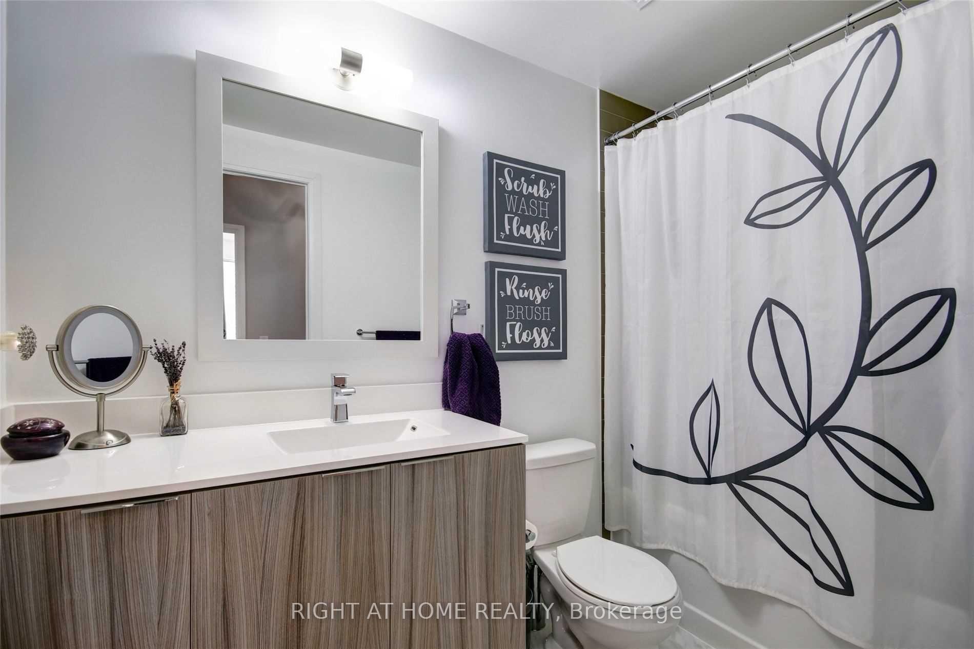 Photo 6 of Unit 3204, 56 Annie Craig Drive, Etobicoke, Mimico — HOMEH
